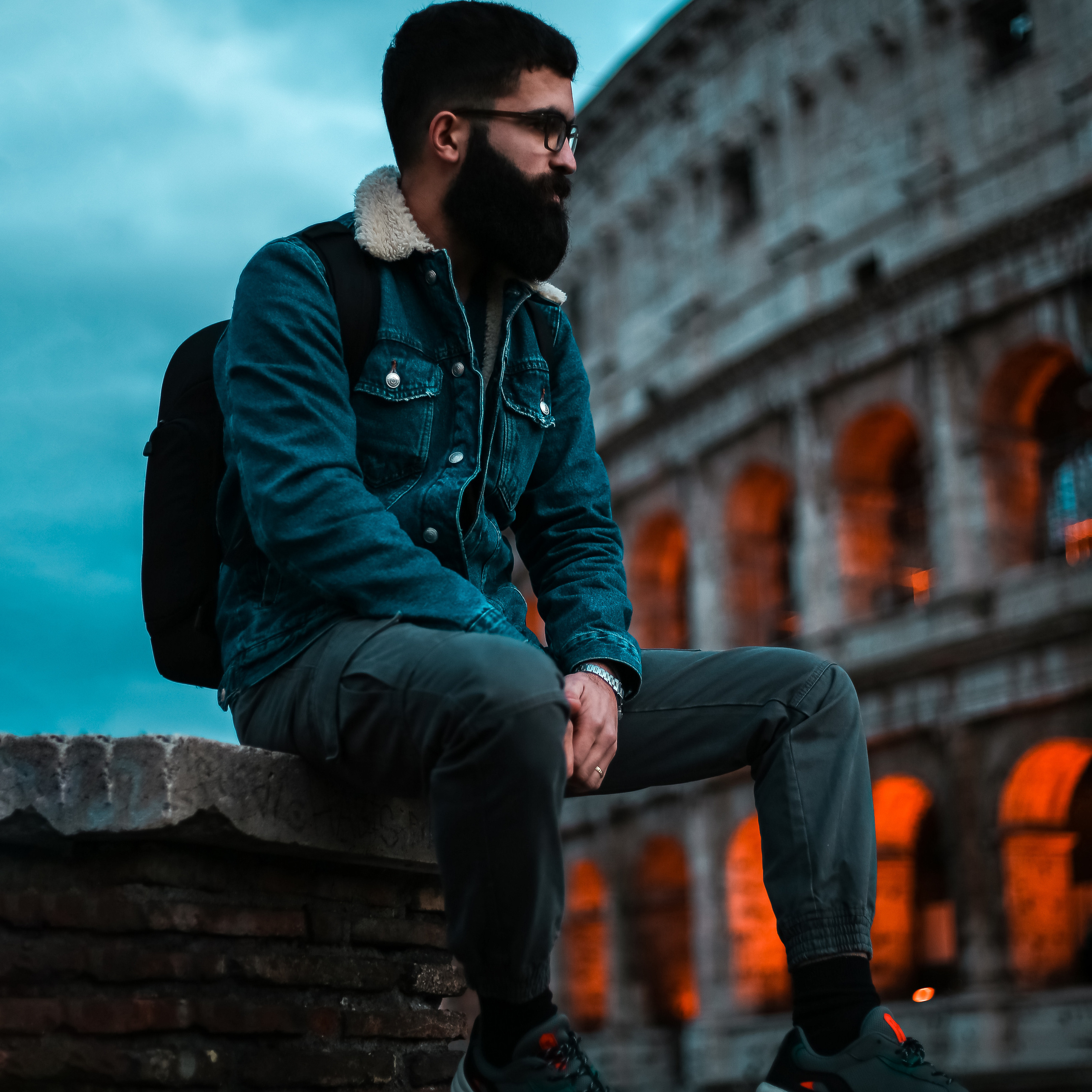 Əlaqə. Əsas Səhifə