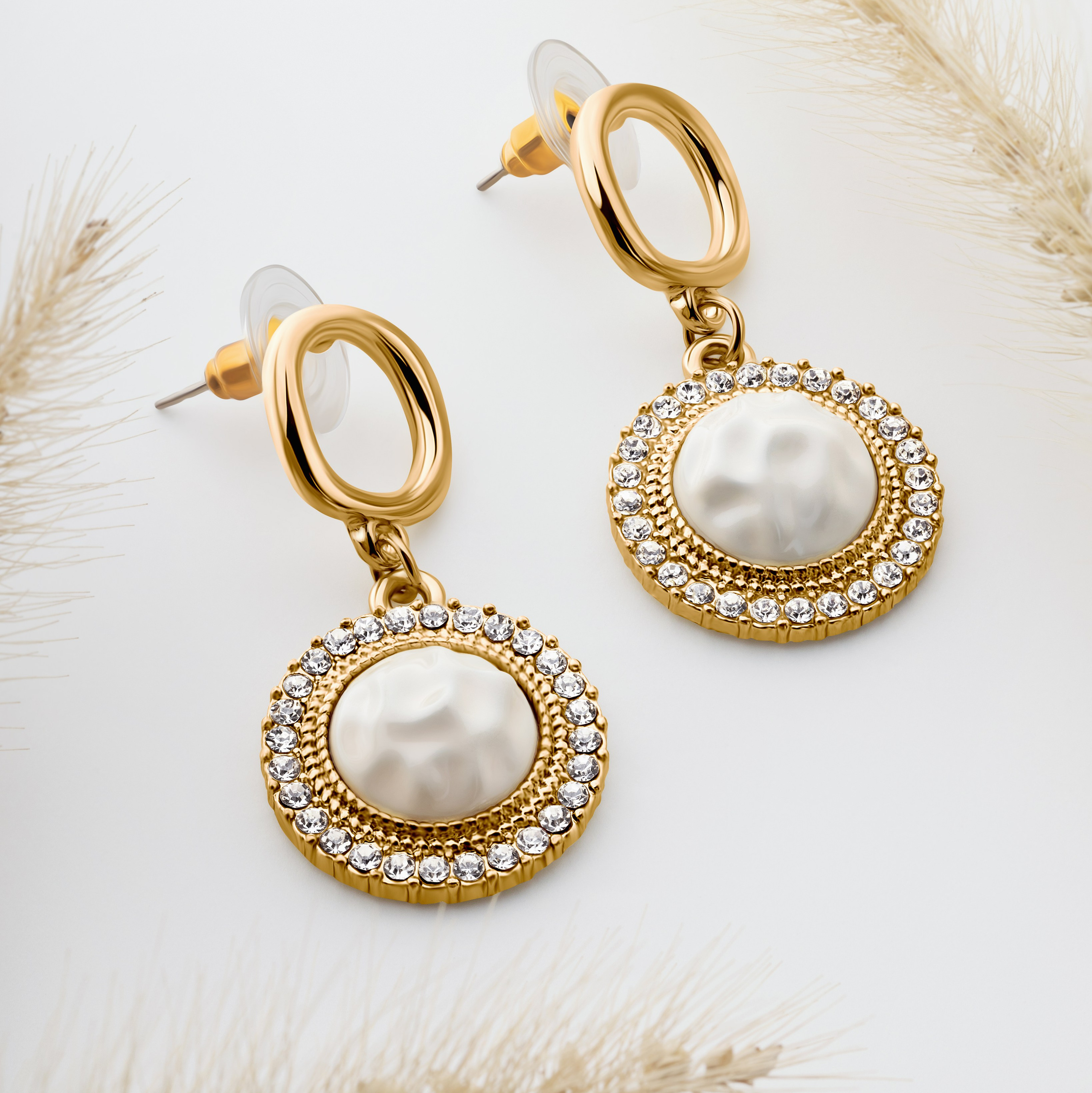 Retouching Services and Cost. Retoucher Available Worldwide, Product Photographer in Georgia, Batumi Aliaksandra