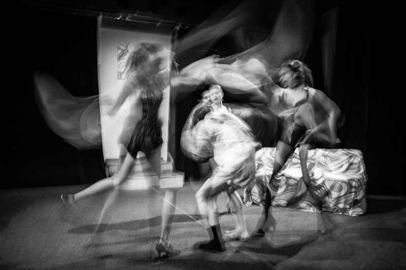 КОНТАКТИ. Тарас Бовт. Фотограф Львів. Портрети та репортаж з подій