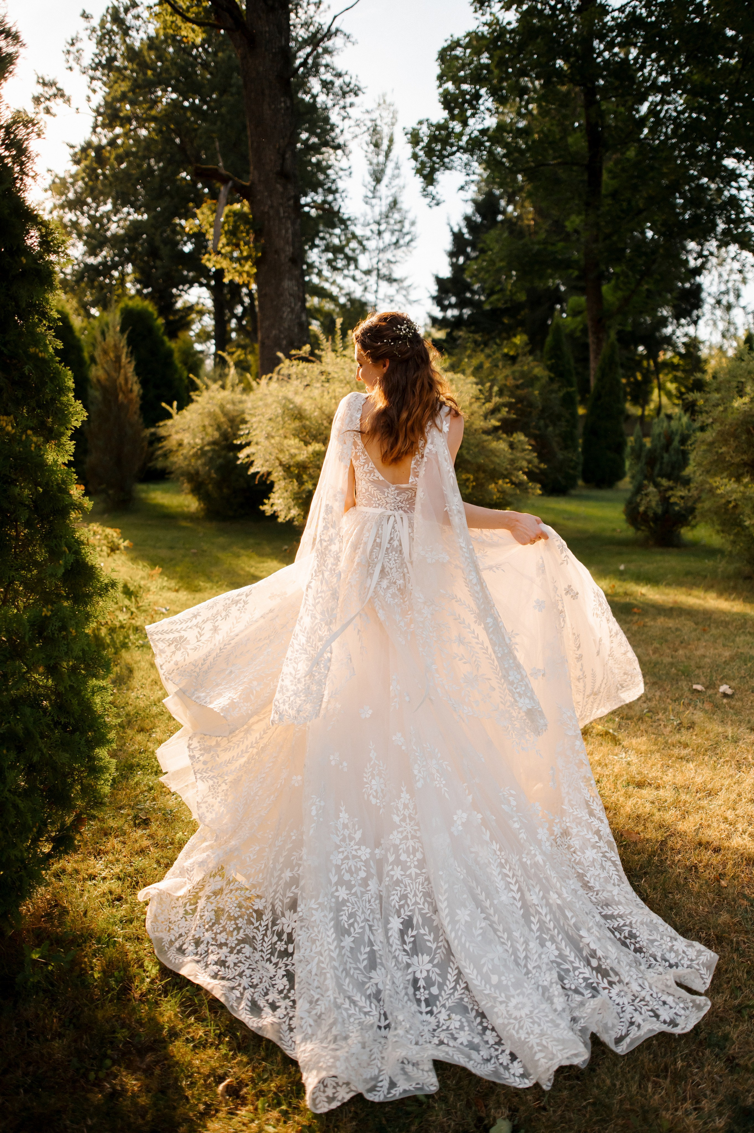 How to Capture the Most Beautiful Golden Hour Wedding Photos. Wedding photographer Italy, France, Germany, Spain, Poland Oleg Zaicev