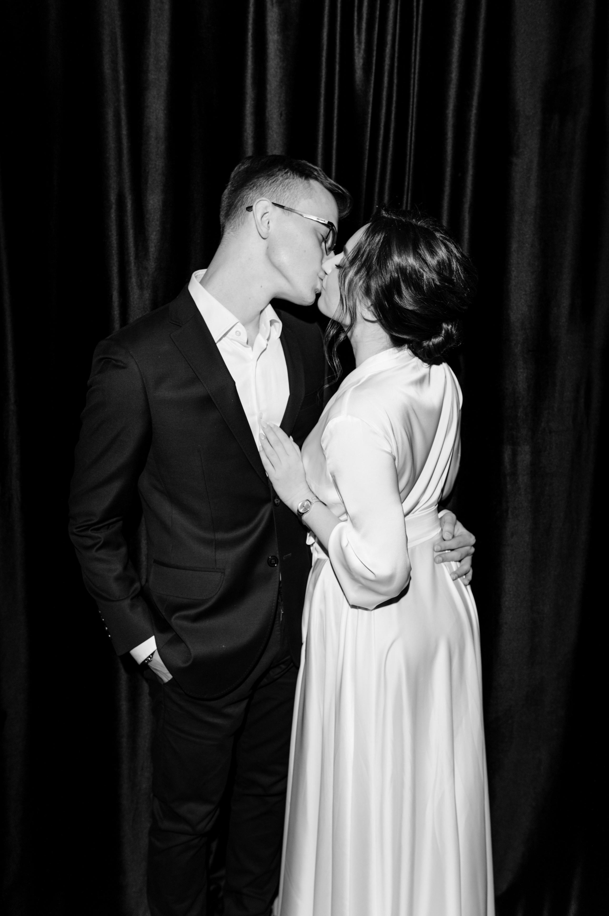 Luxury Destination Weddings: How to Plan a Picture-Perfect Celebration. Wedding photographer Italy, France, Germany, Spain, Poland Oleg Zaicev