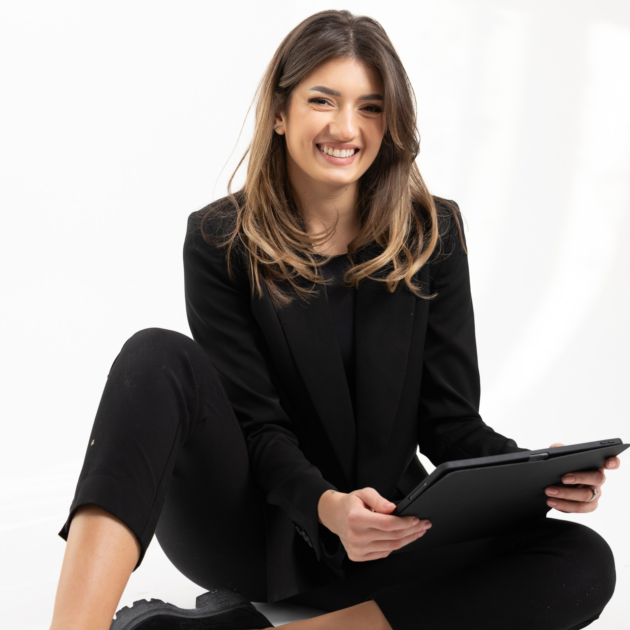 Coordonator evenimente și wedding content creator, servicii pentru miri România, organizare și conținut eveniment