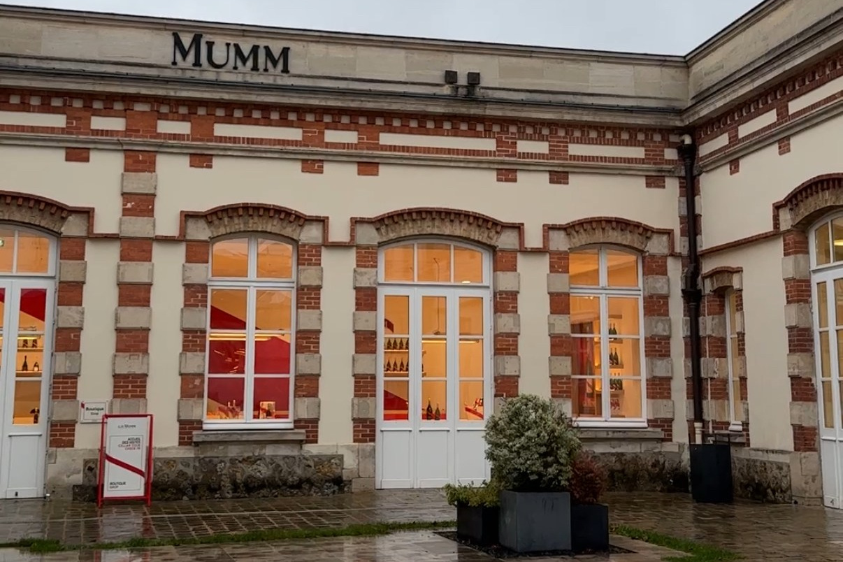 A Photographer’s Journey Through Champagne: A Corporate Perspective on Three Iconic Maisons. Евгения Смирнова — фотограф в Тулузе и юго-западной Франции