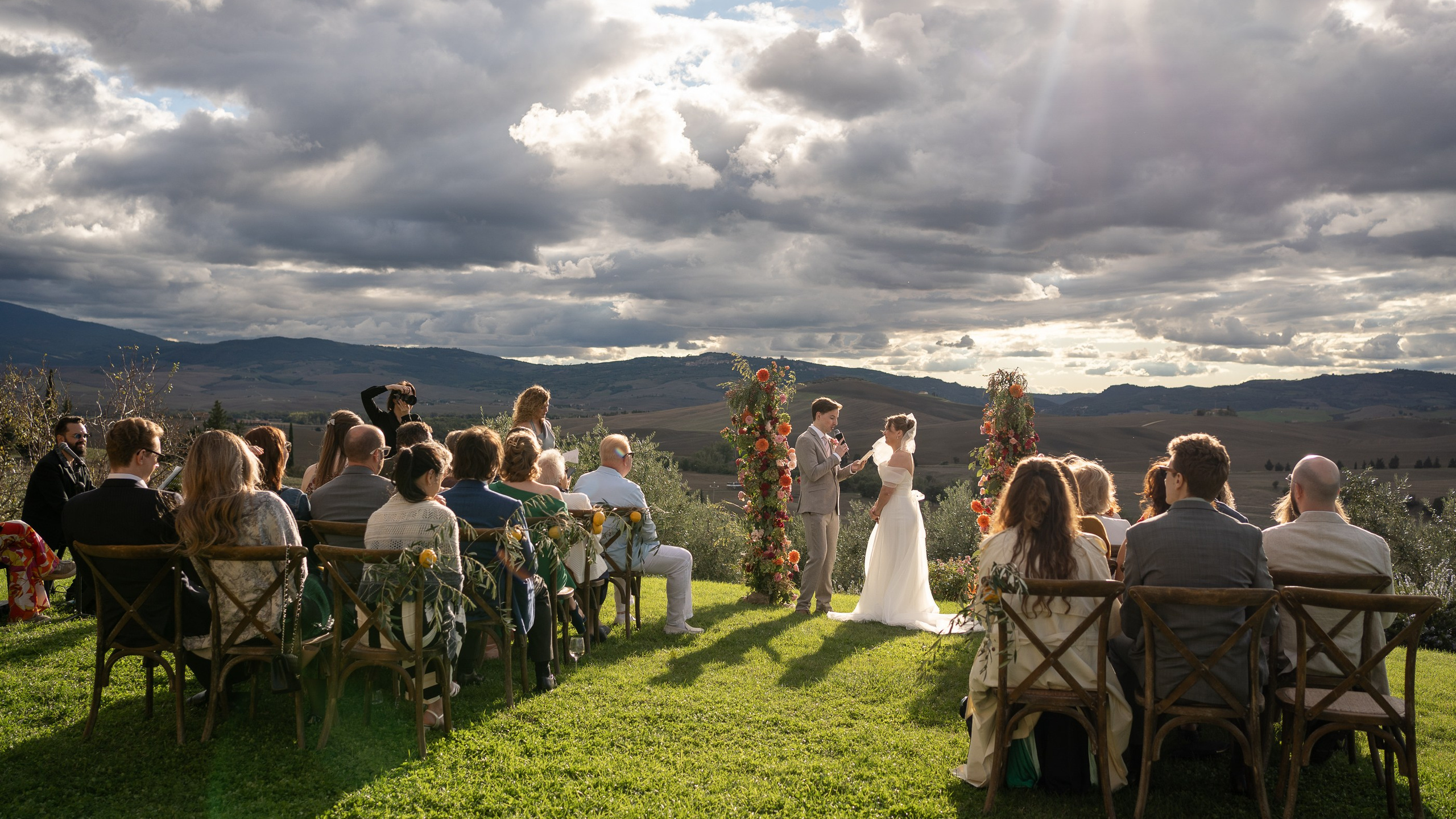 Services. Aleksandra Lansoni