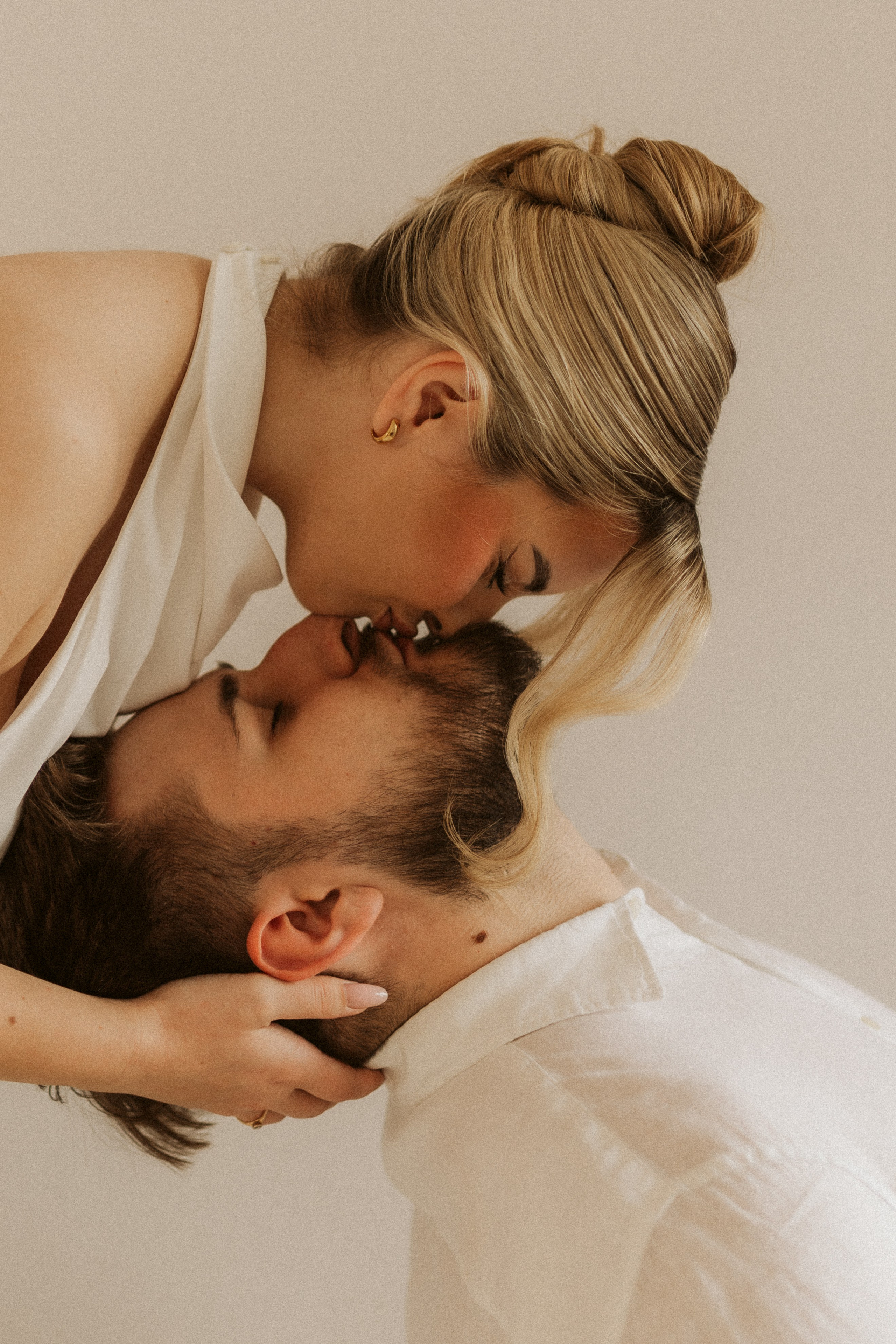 Sesja narzeczeńska w studio | Melo Studio | Jagoda i Sebastian. Fotograf ślubny Śląsk – reportaż ślubny | KarkowskaFoto