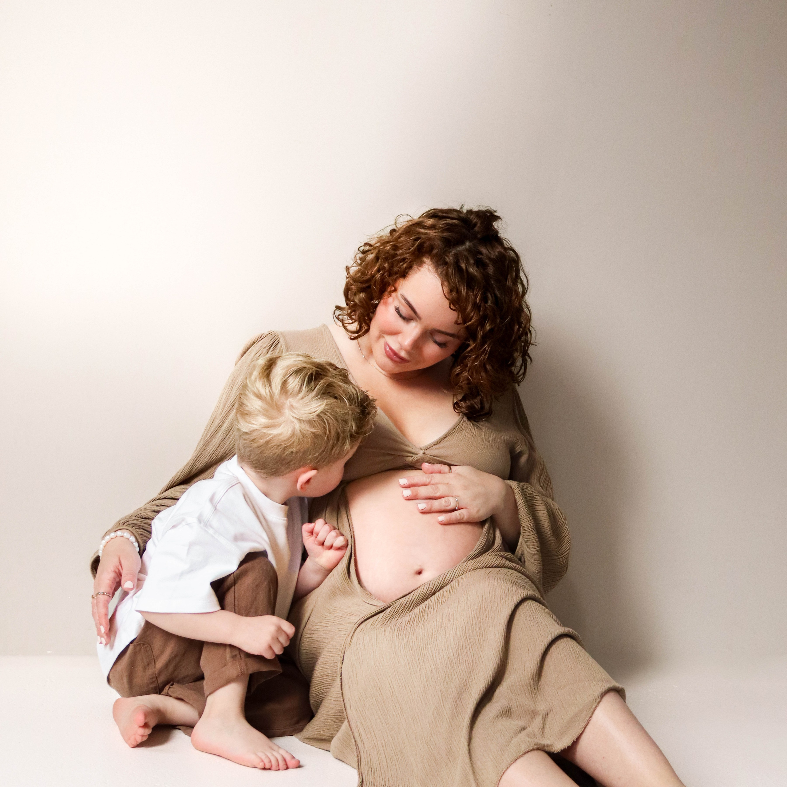 Zwangerschap, newborn & gezin. Zwangerschapsfotografie, newborn, gezinnen, branding, liefde én geboortefotografie