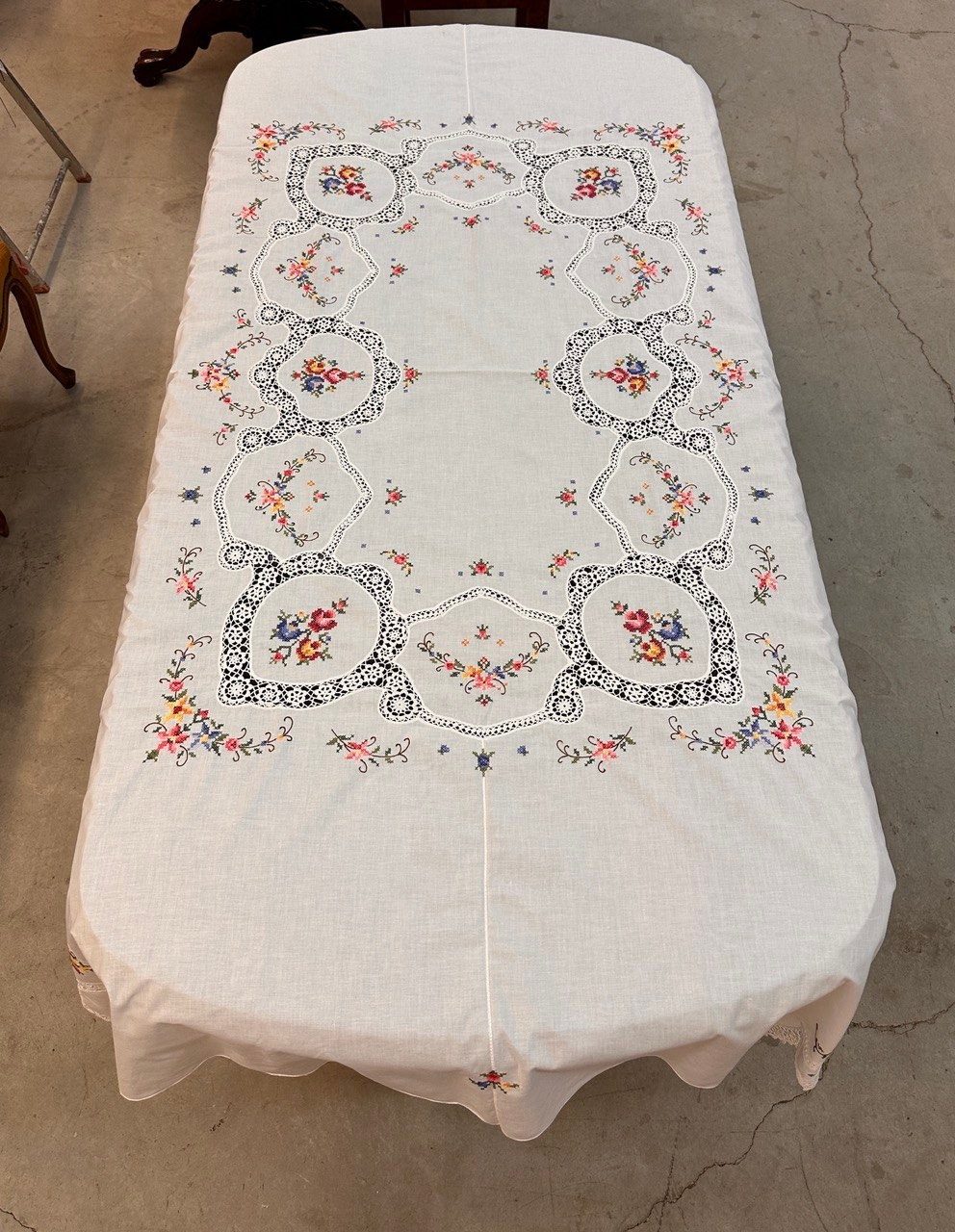 Textiles and materials for creativity. Современнные и актикварные украшения в Барселоне, Москве и Санкт-Петербурге