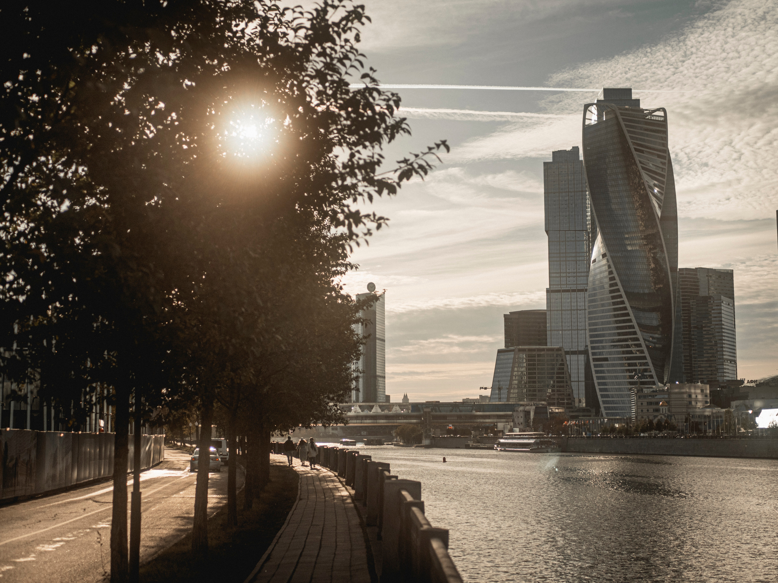 Moscou City. Photographe sur Cote d’Azur. Portraits de familles, couples, enfants, événements