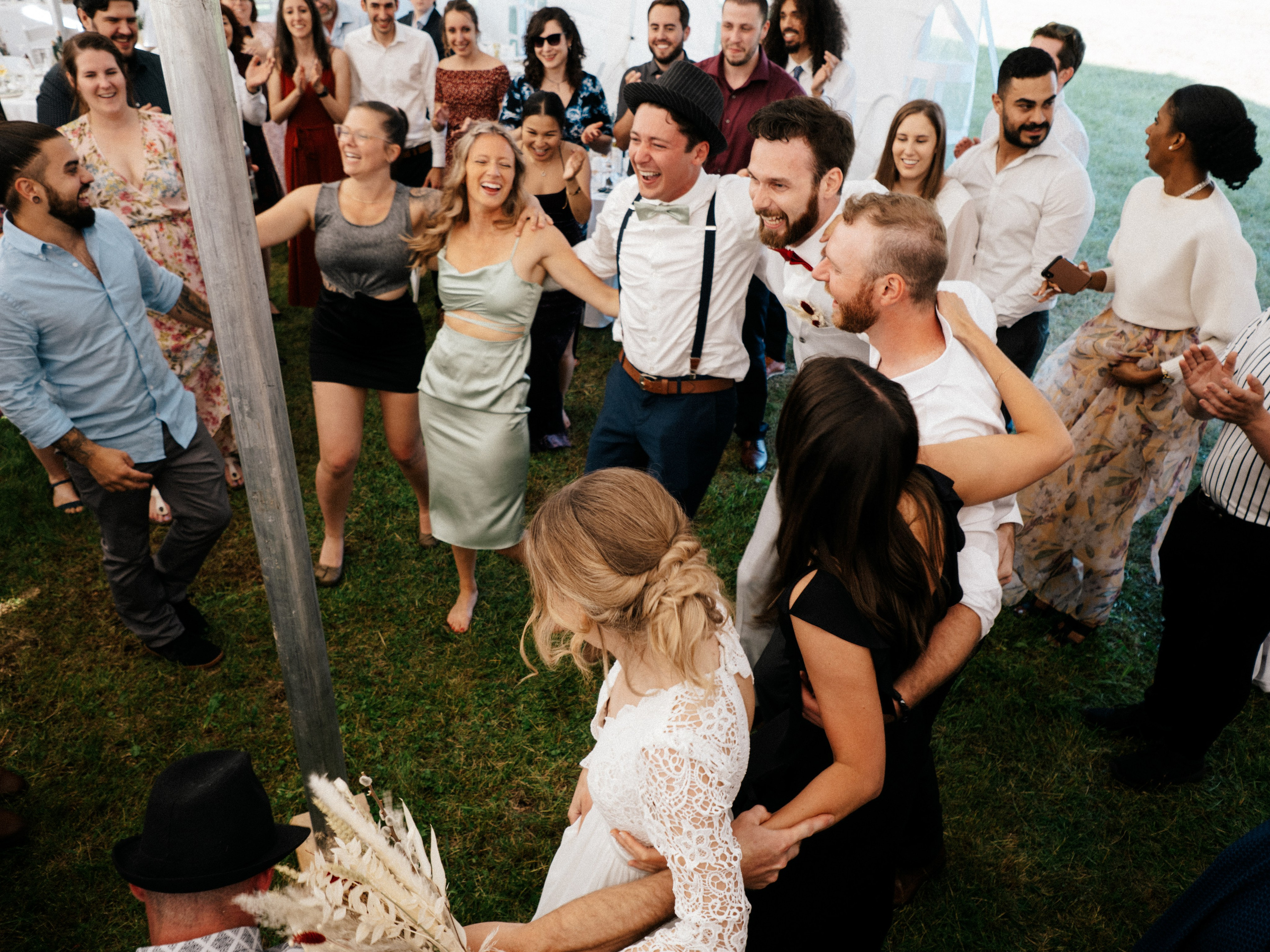 The Intimate Wedding Advantage: How Smaller Guest Lists Actually Make for Better Photography. Wedding and Family Photography Montreal Muriel Oe Photo