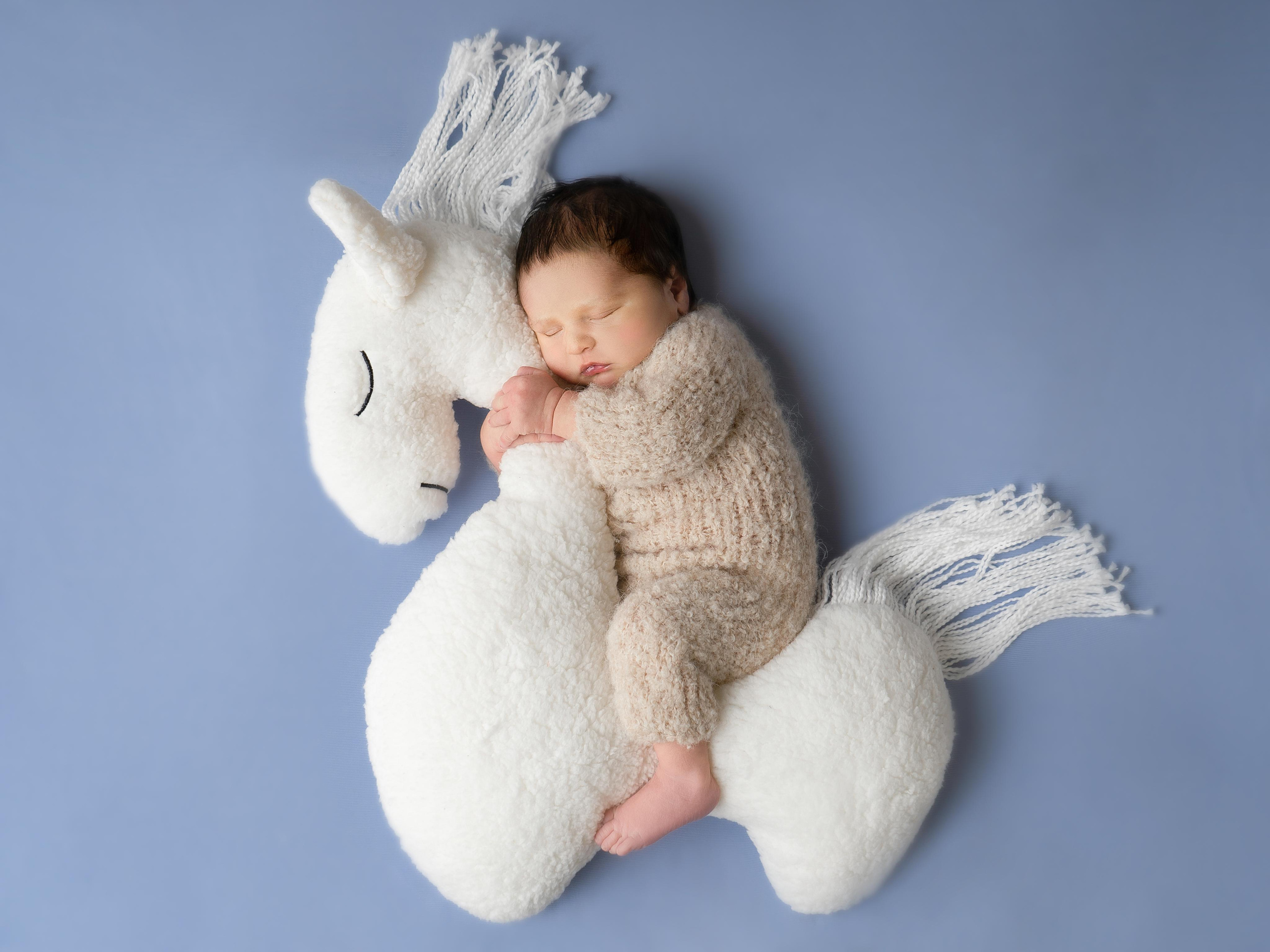 Esu Aleksandra naujagimių ir kudikių fotografė iš Vilniaus