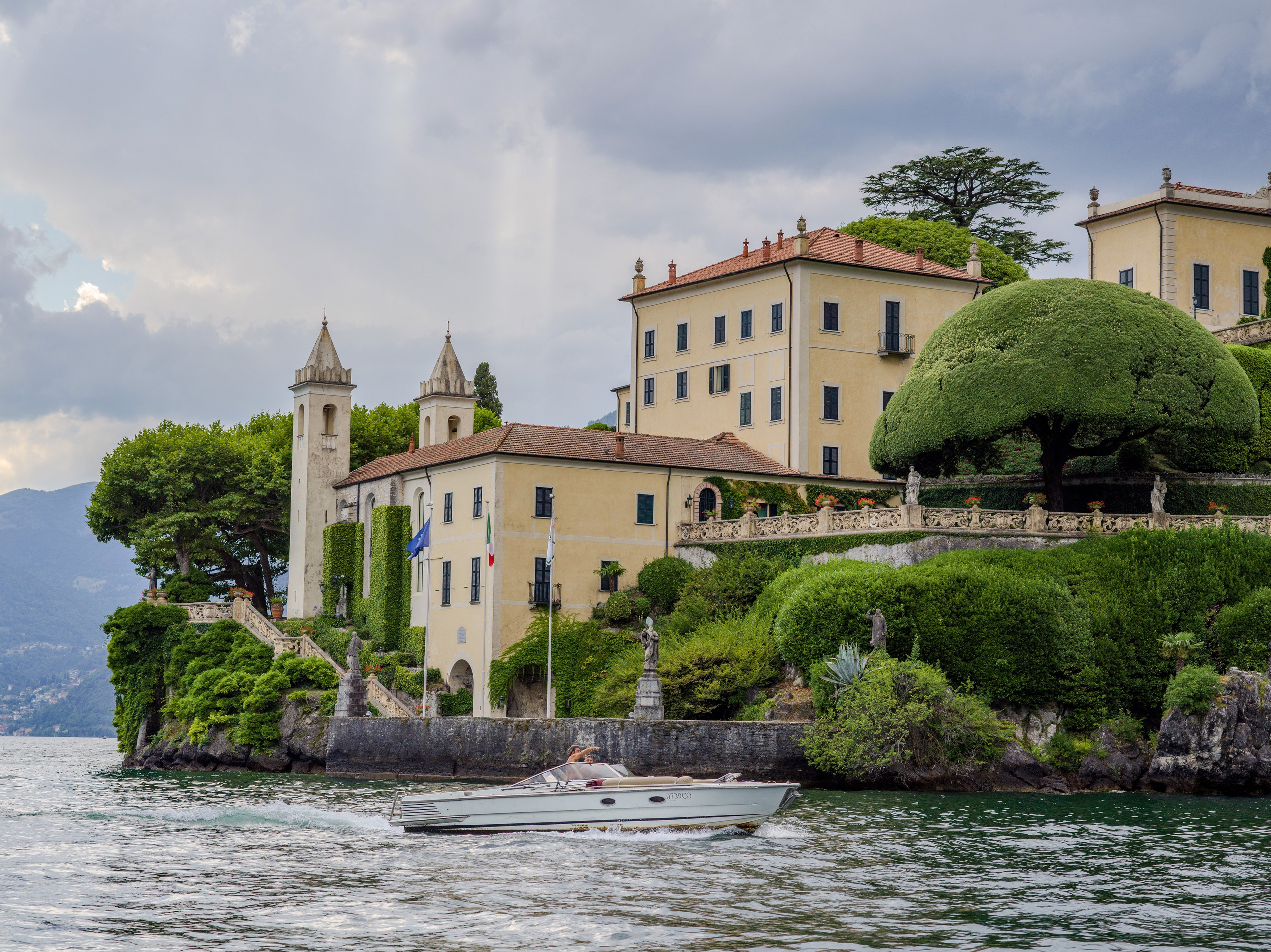 Lake Como Proposal & Elopement Photographer | Packages from €950 — Ale Kor. Ale Kor — Photographer in Italy | Lake Como, Lake Garda, Venice & Dolomites