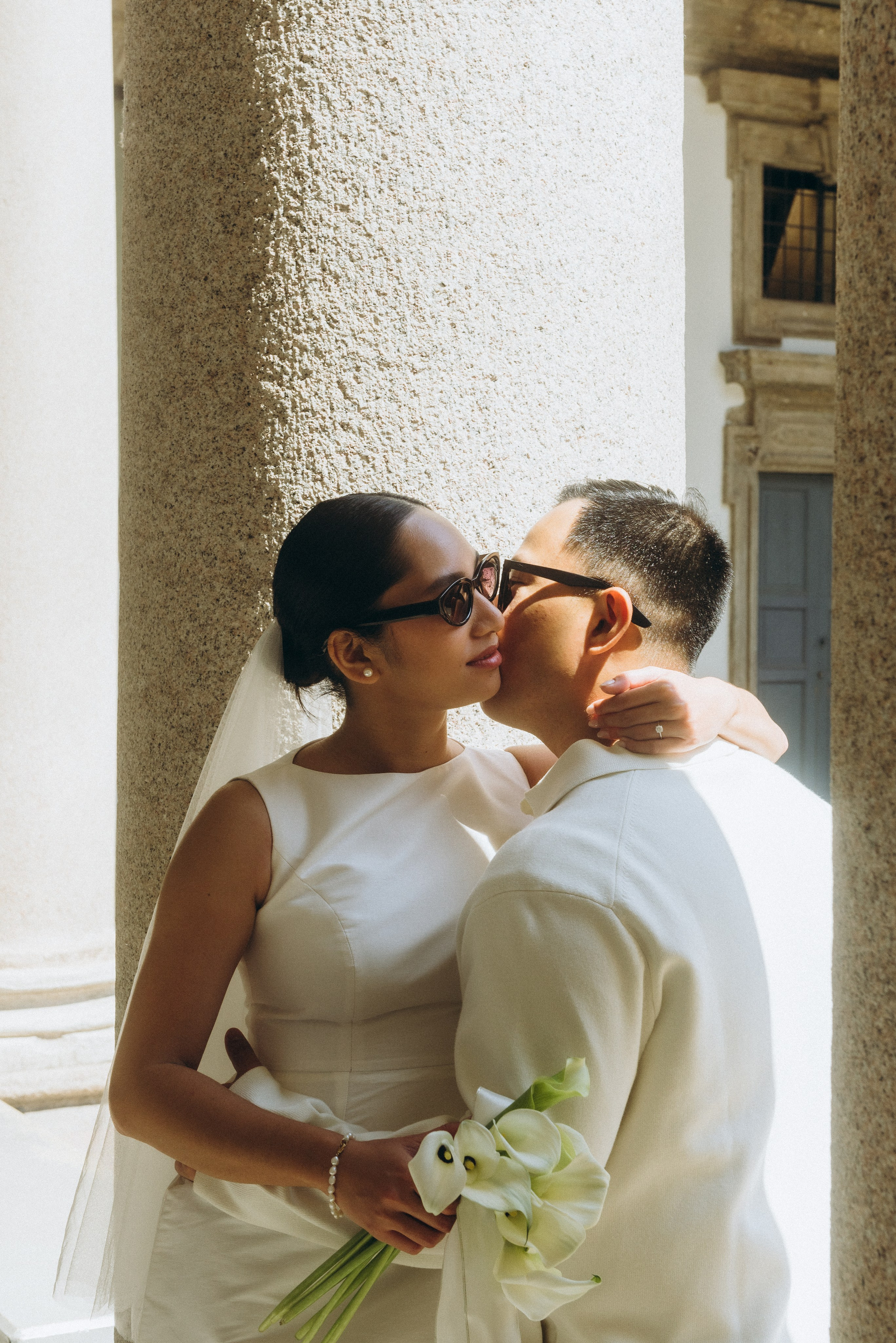 Romantic photoshooting in Milan. Best photographer in Milan. Couple photo session in romantic places