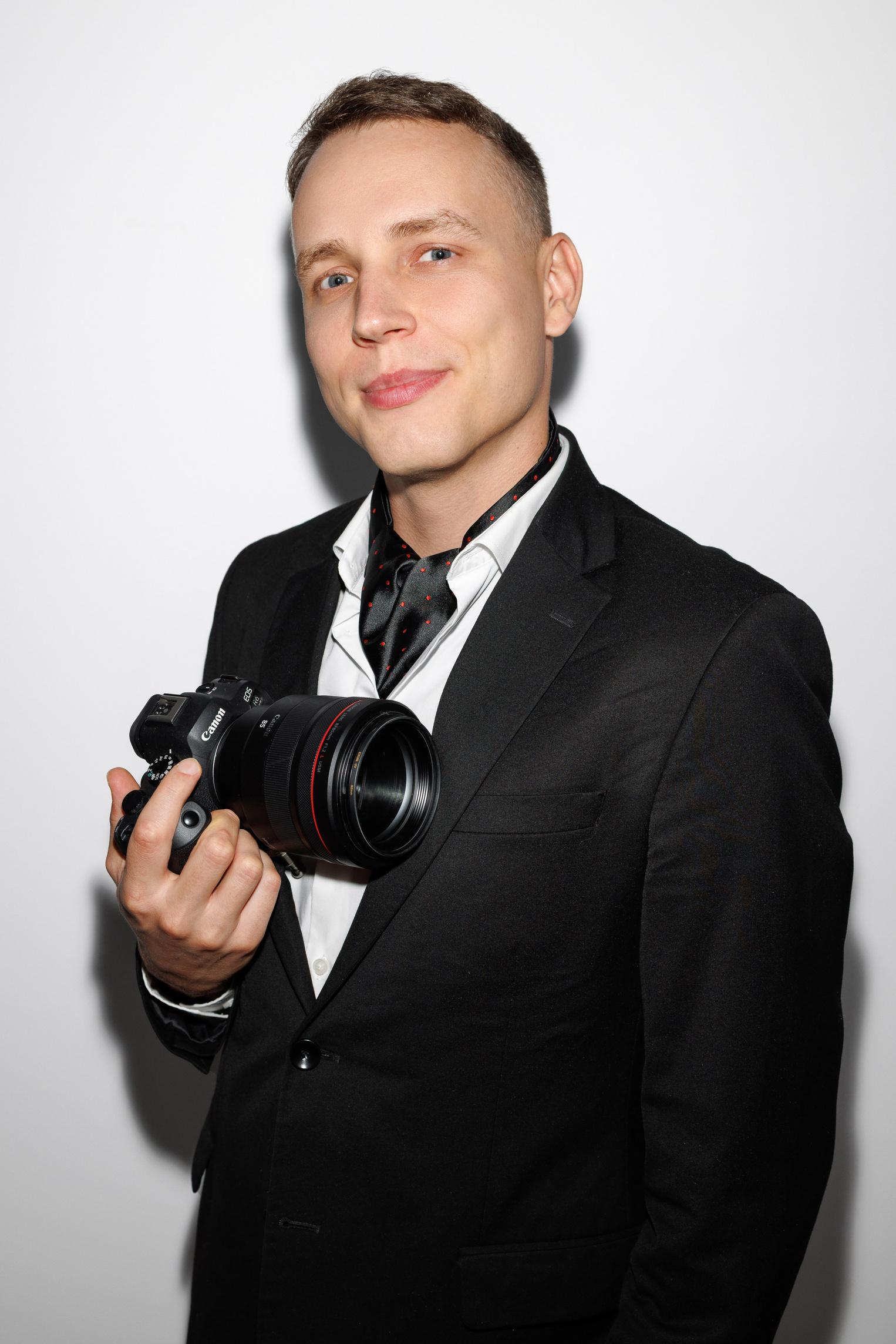 About Evgeniy Osokin, Wedding Photographer, Toronto & Europe. Wedding photographer Toronto Osokin Evgeniy