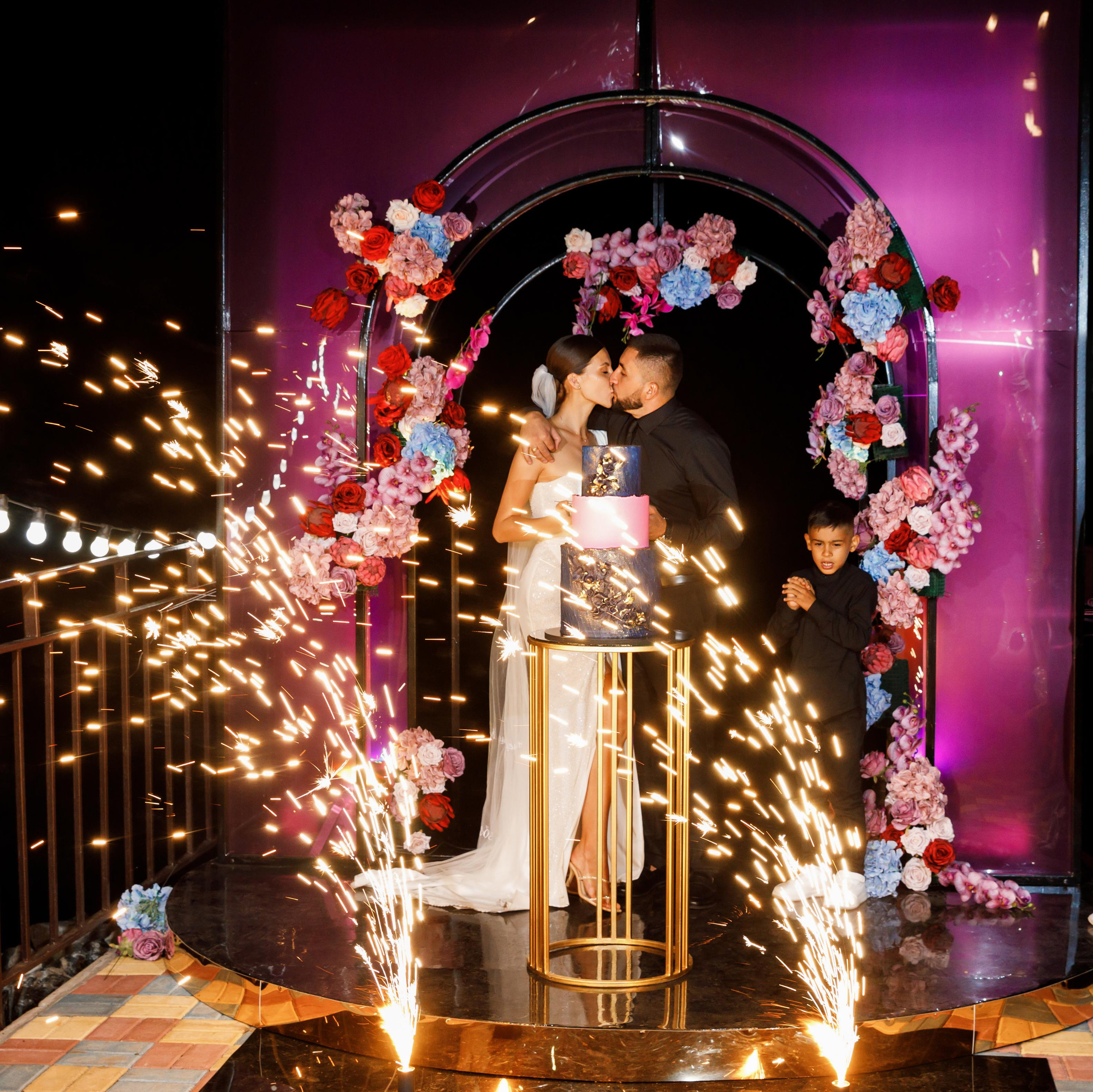 свадебные фотографы, Юлия Парфёнова и Валерий Горбань, свадьба, свадебное фото, свадебная фотография, свадебный фотограф, фотографии со свадьбы, свадебное платье, жених и невеста, молодожёны, photoduet Sunday, влюблённые, предсвадебная съёмка, послесвадебная съёмка, предсвадебная, послесвадебная, фотосессия, пара, молодожёны, фотограф в Запорожье, свадебный фотограф запорожье, фотограф на свадьбу, свадебная фотосессия, фотограф на свадьбу в запорожье, заказать фотографа, фотодуэт Sunday, профессиональный свадебный фотограф, свадебные фотографы запорожья