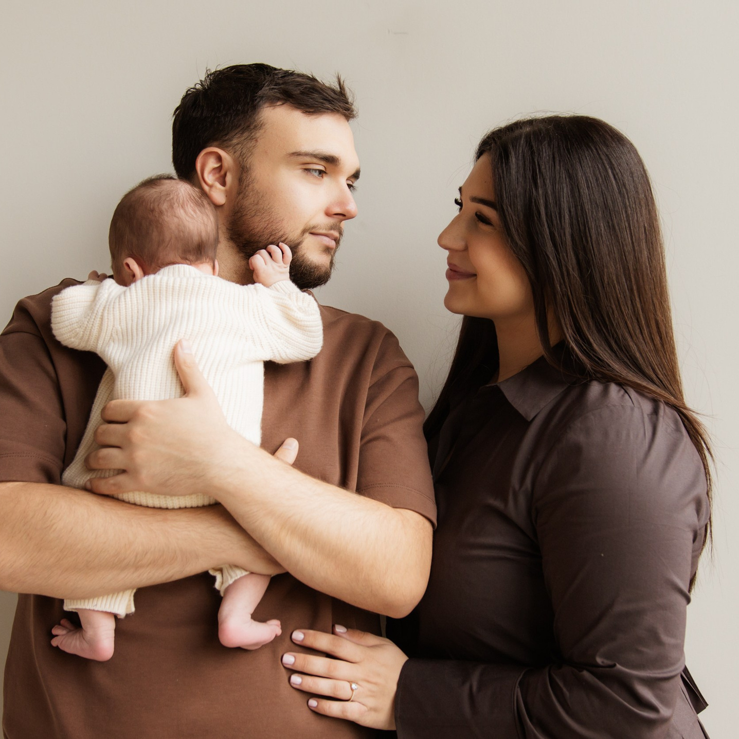 About me. Zwangerschapsfotografie, newborn, gezinnen, branding, liefde én geboortefotografie