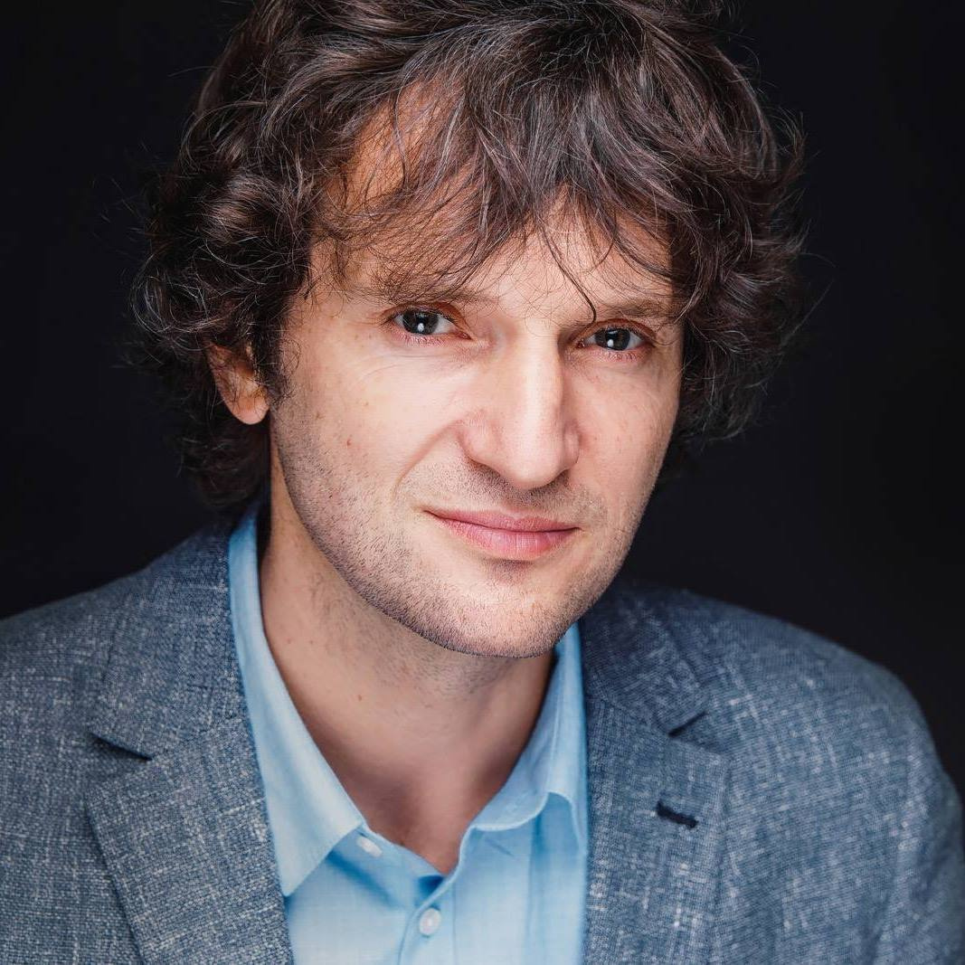 Contact. Wedding family event photographer in Chicago Nick Yushevich