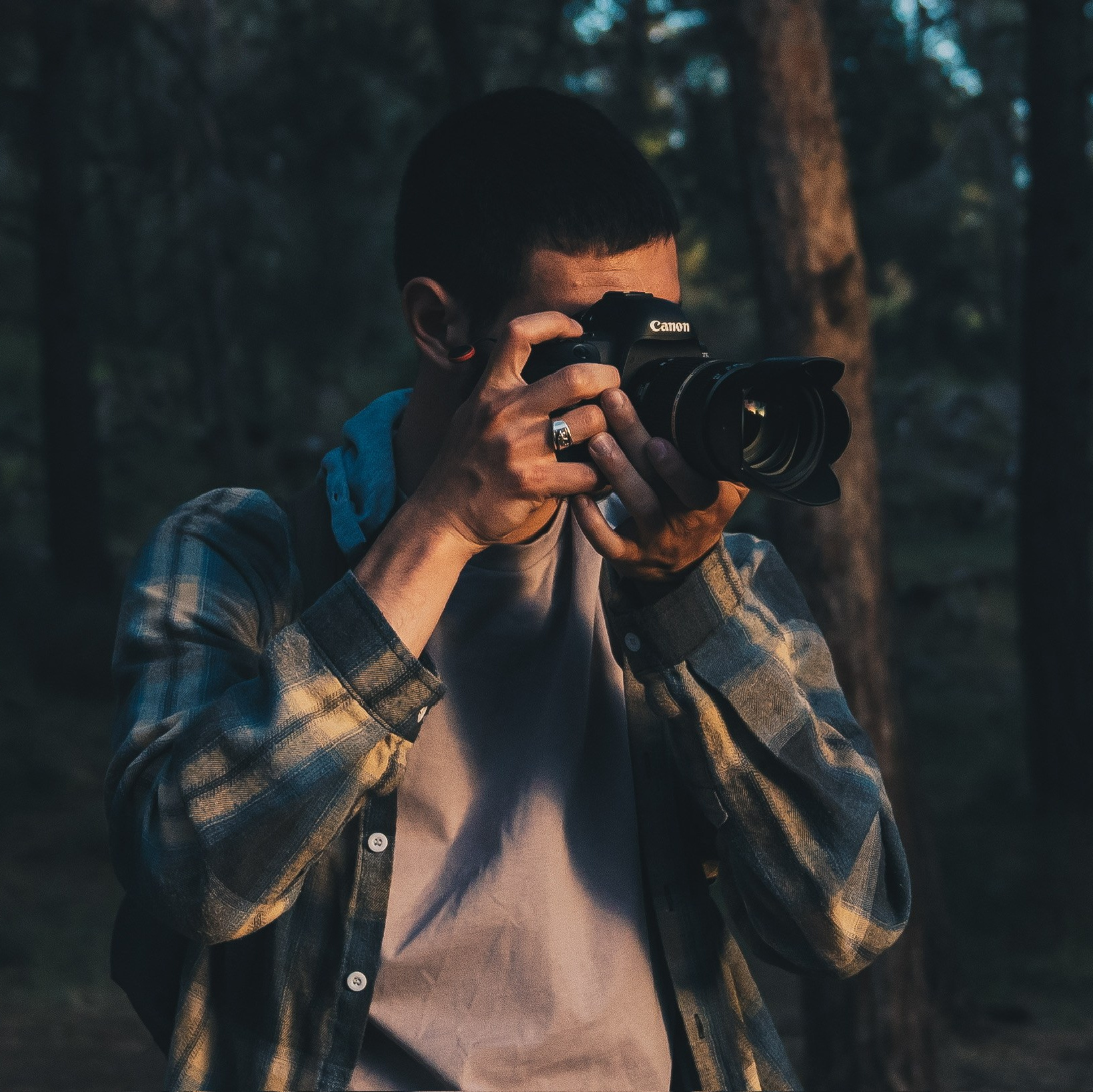 Contact. YONATAN KATZ