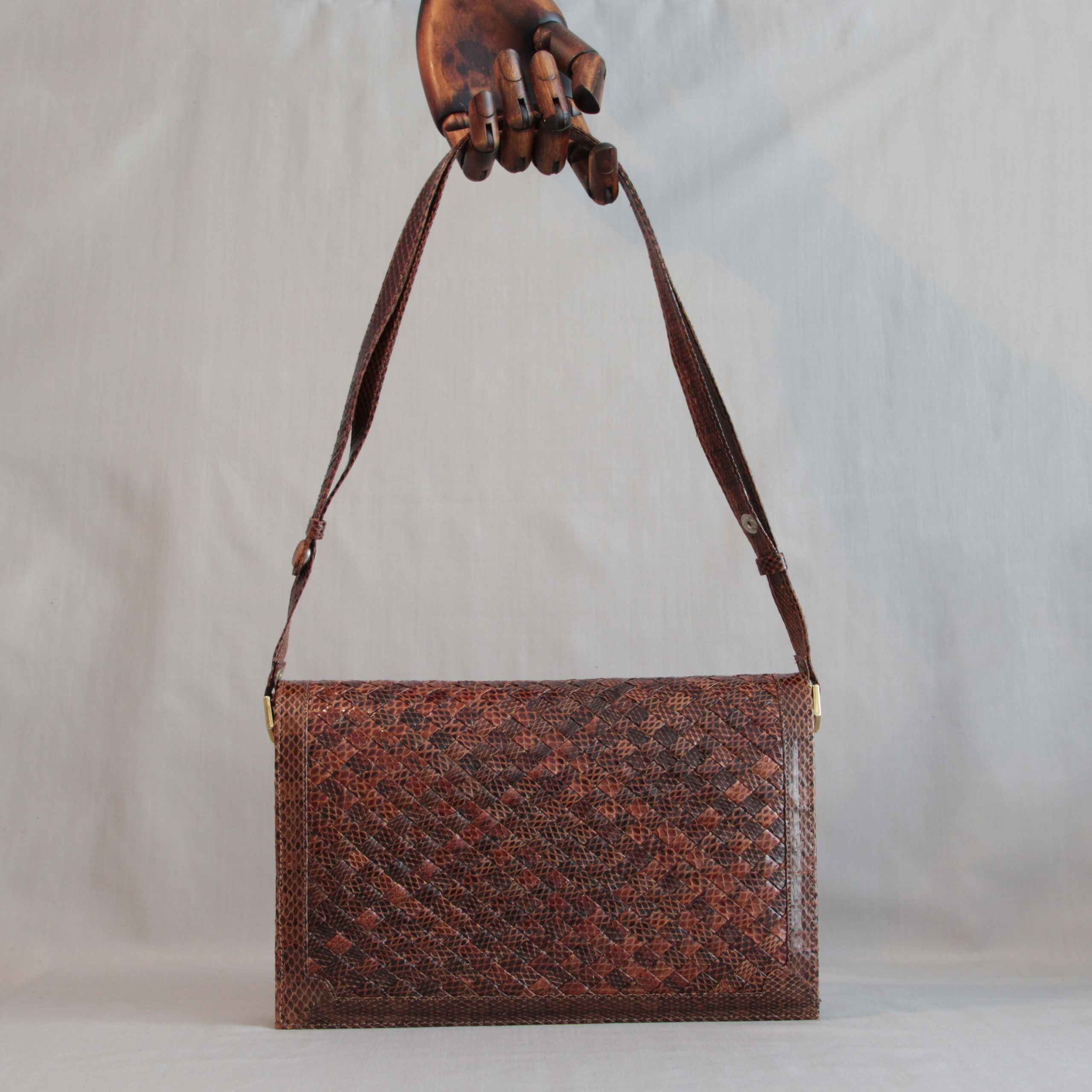 Clothing and Accessories. Современнные и актикварные украшения в Барселоне, Москве и Санкт-Петербурге