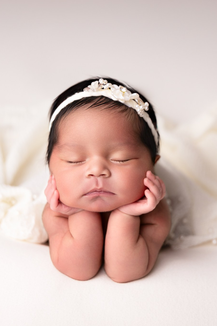 Professional family, maternity & newborn photographer in North Charleston, SC, creating timeless portraits