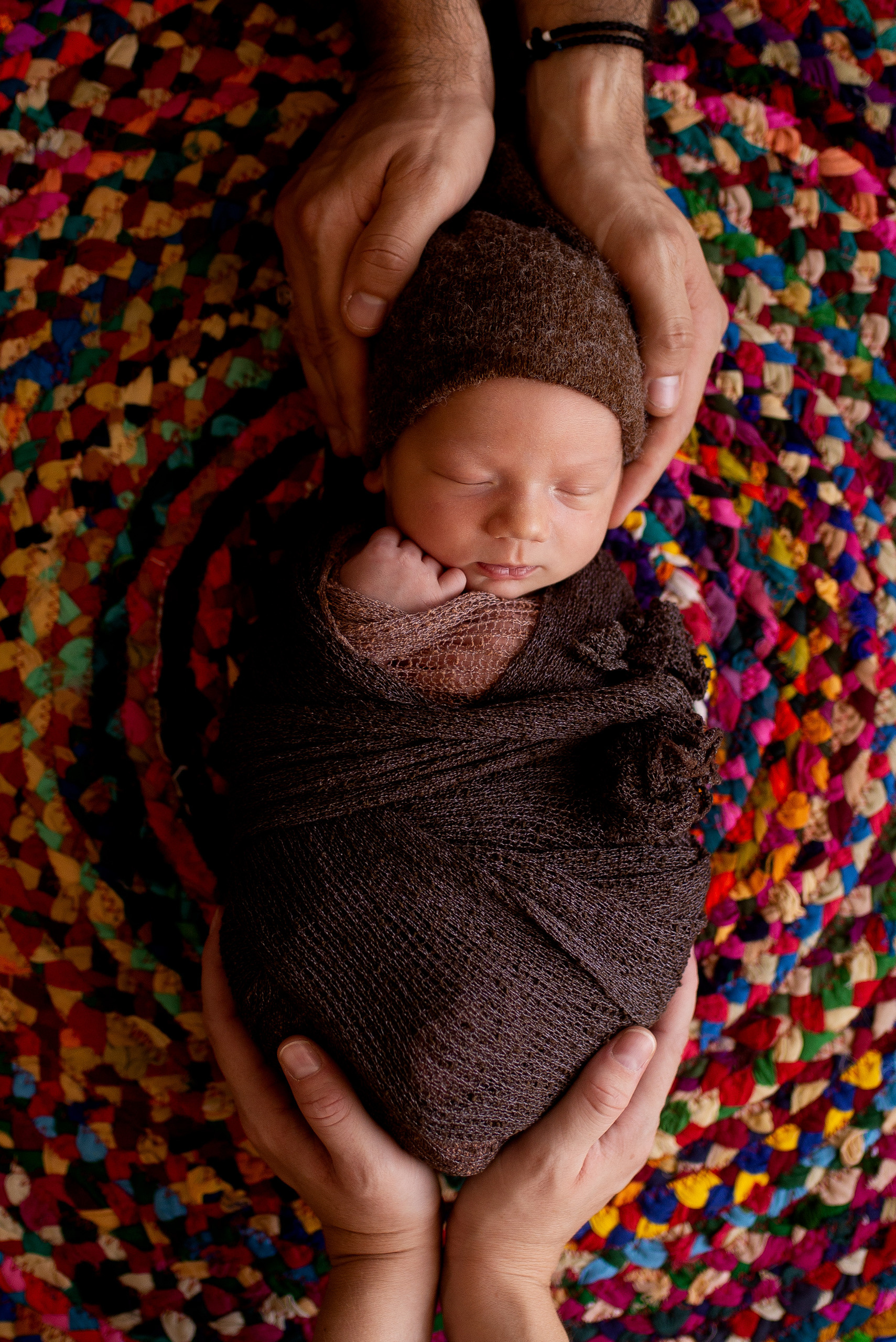 Φωτογράφιση νεογνού στη Ρόδο. Φωτογράφος νεογέννητων στη Ρόδο. Φωτογράφιση εγκυμοσύνης