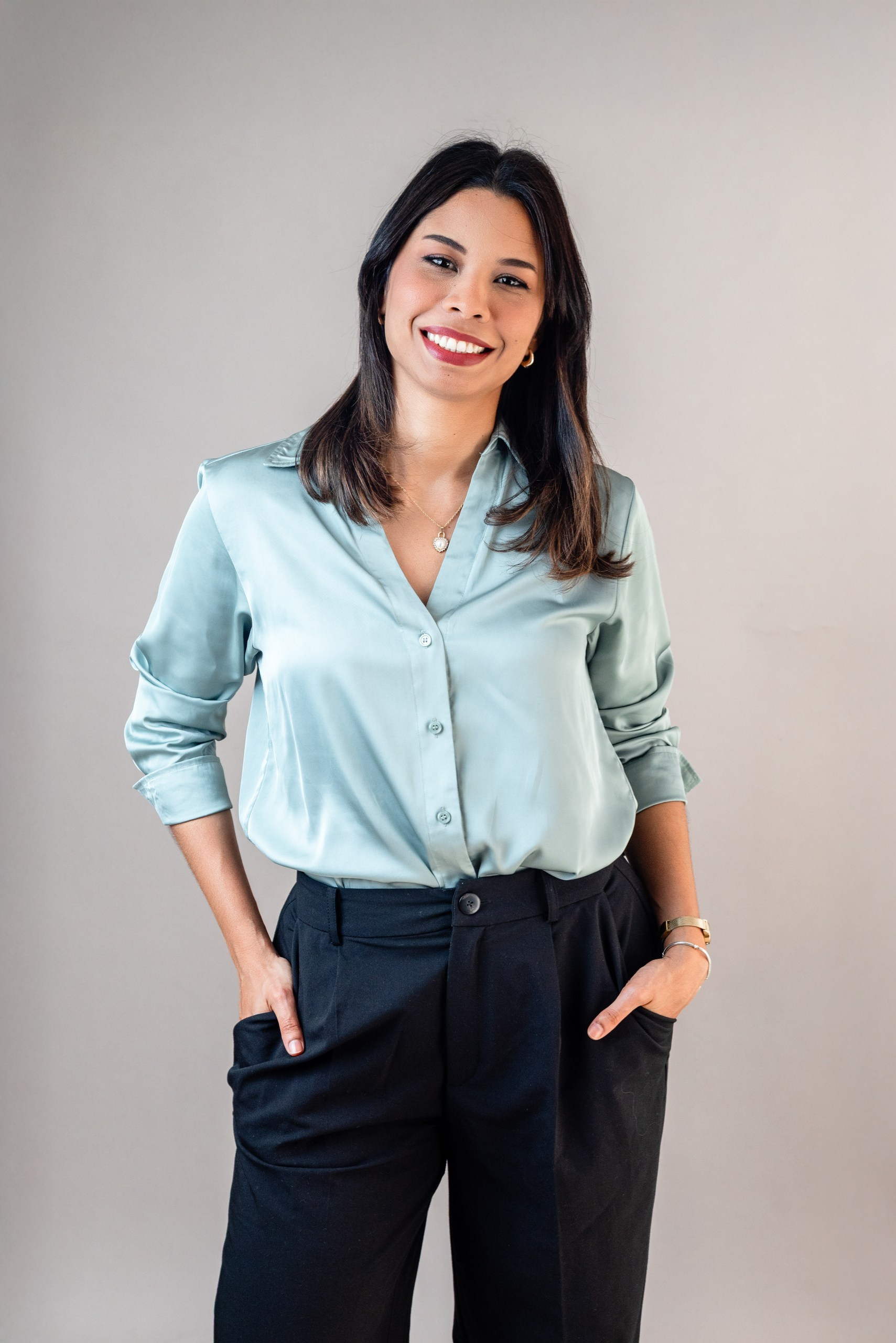 Tu foto profesional está saboteando tu carrera. Professional wedding, pregnancy and families photographer in Bogotá | Victor Rivera