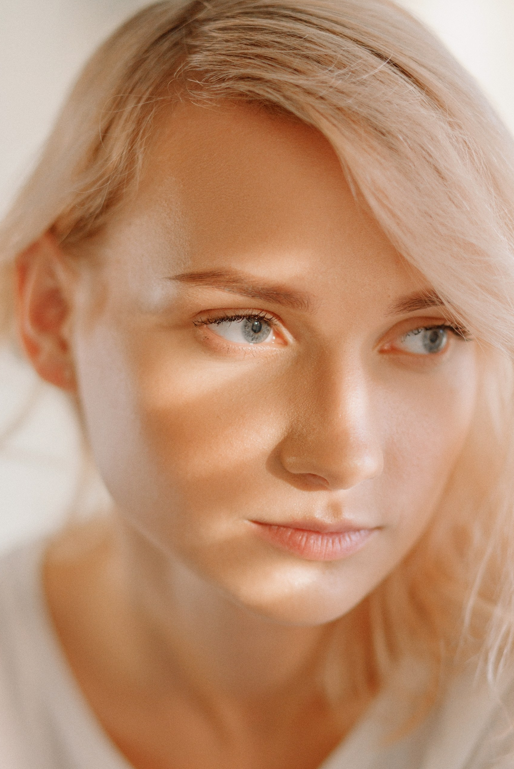 RAW files for retouching practice. Retoucheuse de photos IA et restauratrice d’images Zhanna Ognivo