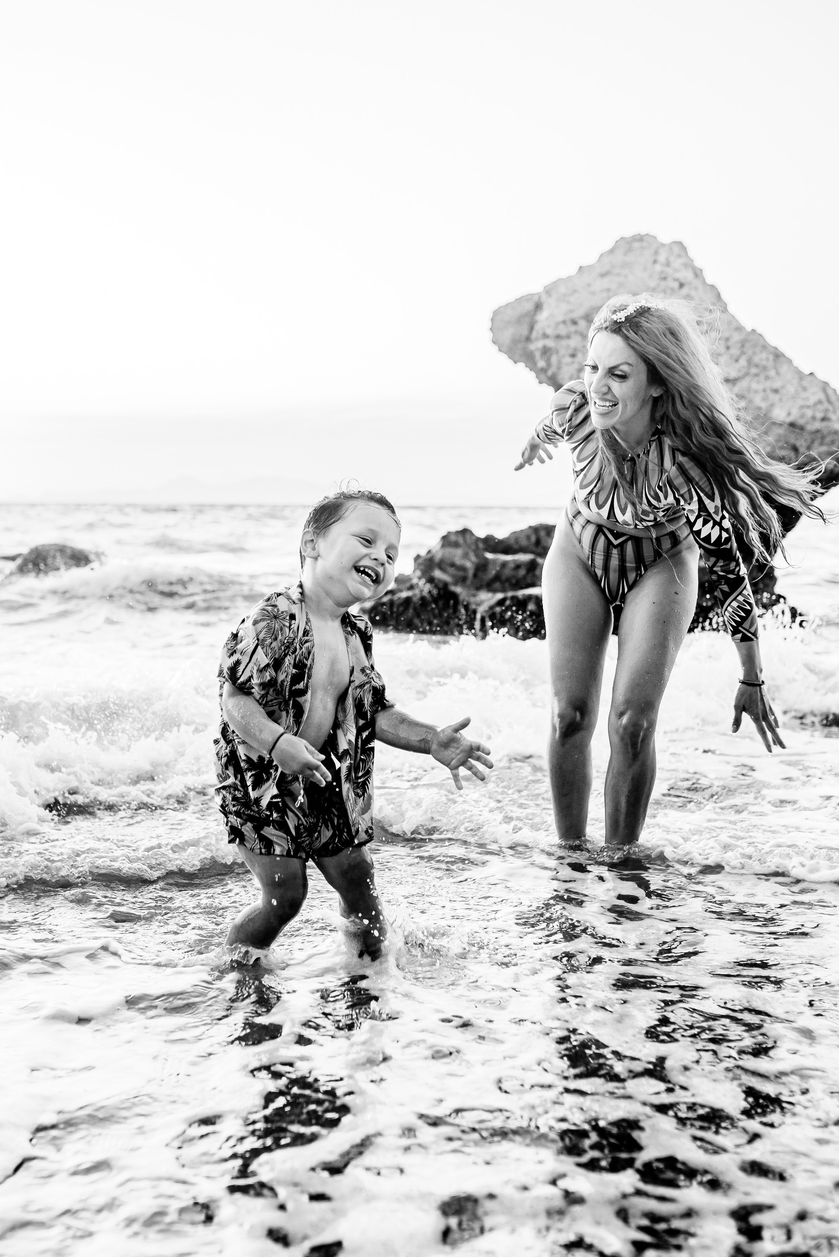 Οικογενειακή φωτογραφίση σε παραλία της Ρόδου. WELCOME