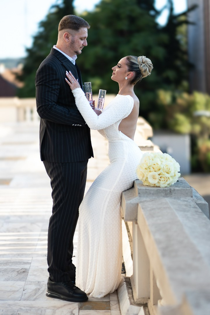 Cununia civilă a lui Tudor și Mădălina – eleganță, emoție și lumină. Event, portrait, and lifestyle photographer