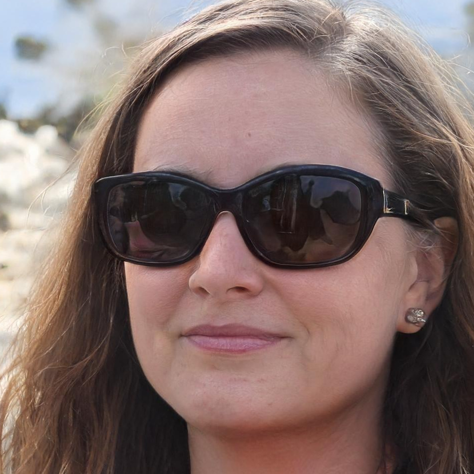 Happymoon. Christian Apologetics Books