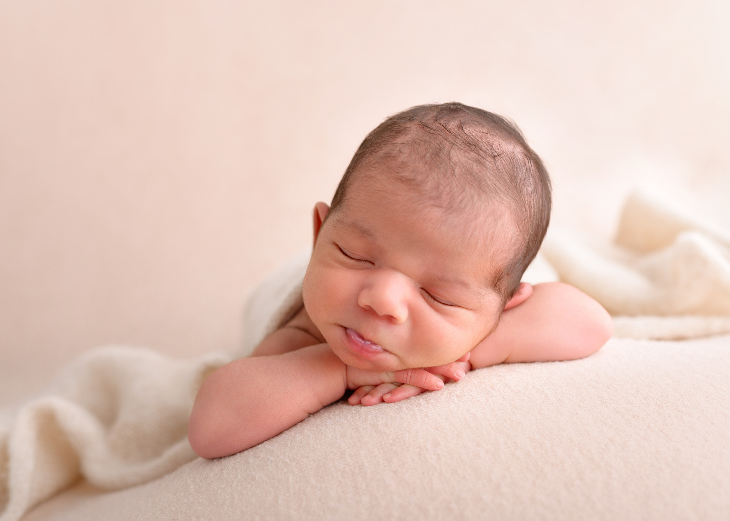 Klassisches Neugeborenen-Fotoshooting. Neugeborenen, Babyfotografie Nürtingen Yuliia Kikhaieva