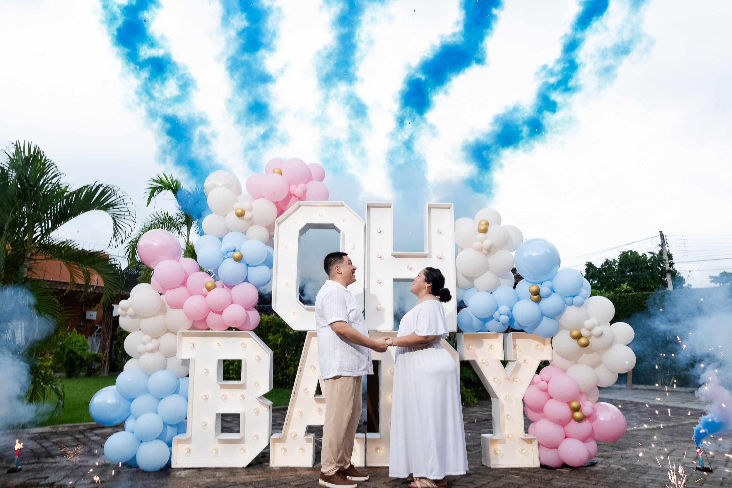 Fotografía de Embarazo y Revelación de Género en Puerto Vallarta. Fotografía de Bodas Profesionales en Puerto Vallarta y Riviera Nayarit