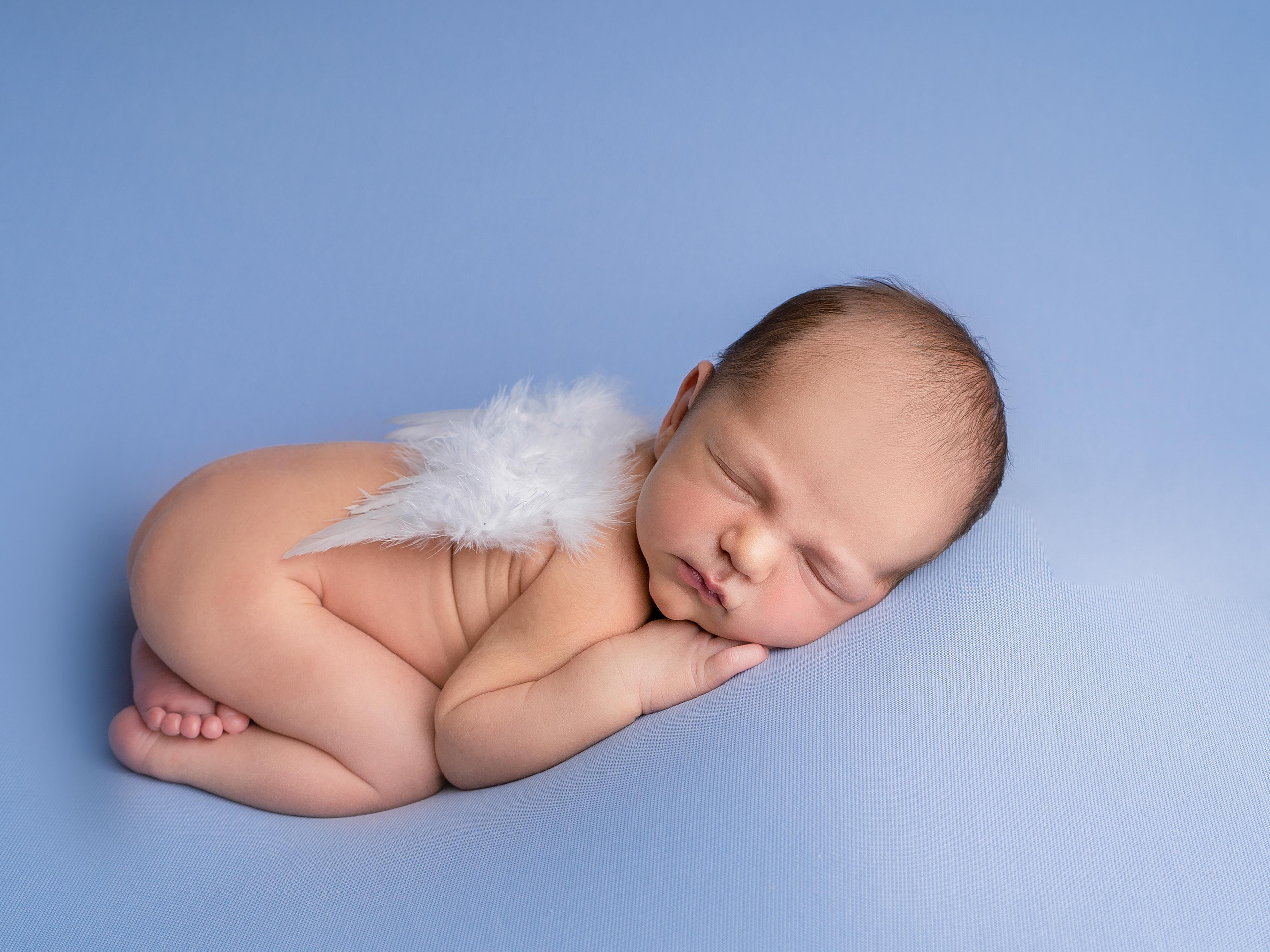 Esu Aleksandra naujagimių ir kudikių fotografė iš Vilniaus