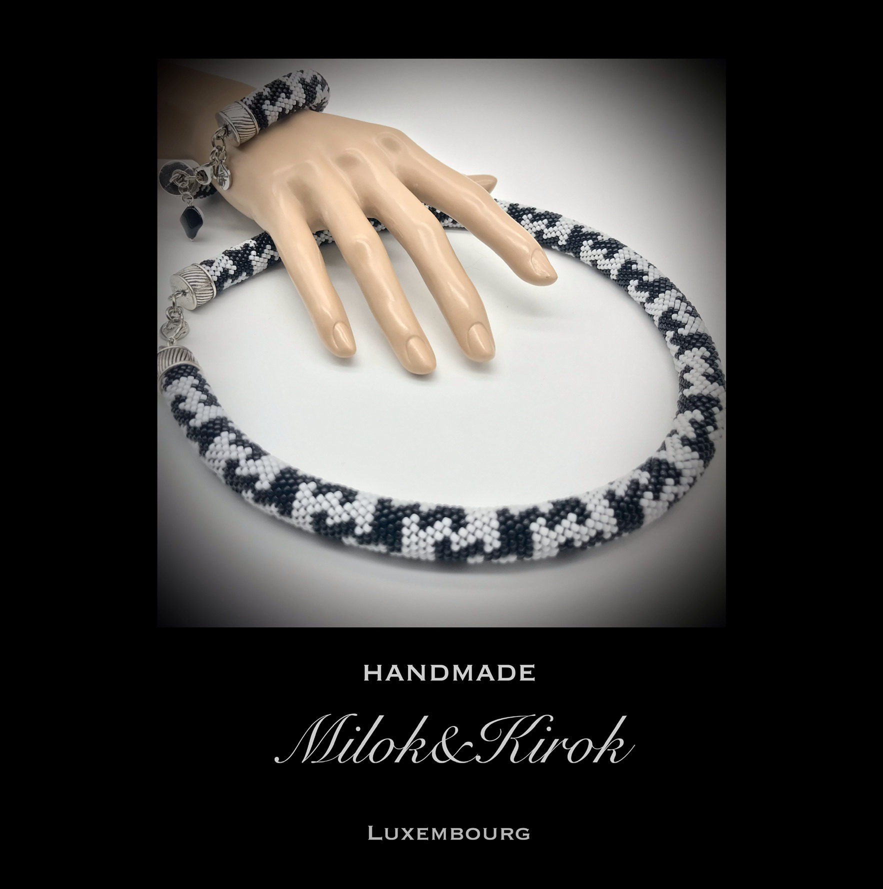 Collier, bracelet de perles japonaises Toho. Crochet. 42 cm. Mannequins, design, decoration, handmade, photographe…