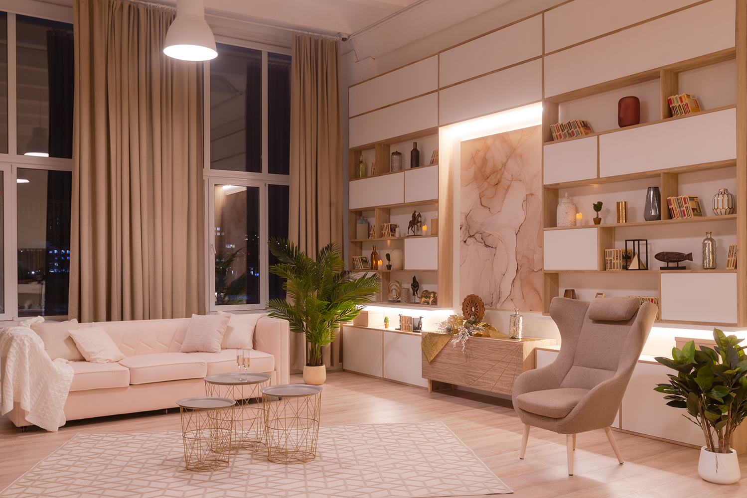 Зал титан кросс. Cross studio зал "аурум". Кросс студия зорге. Зал цех кросс студио. Зорге д.