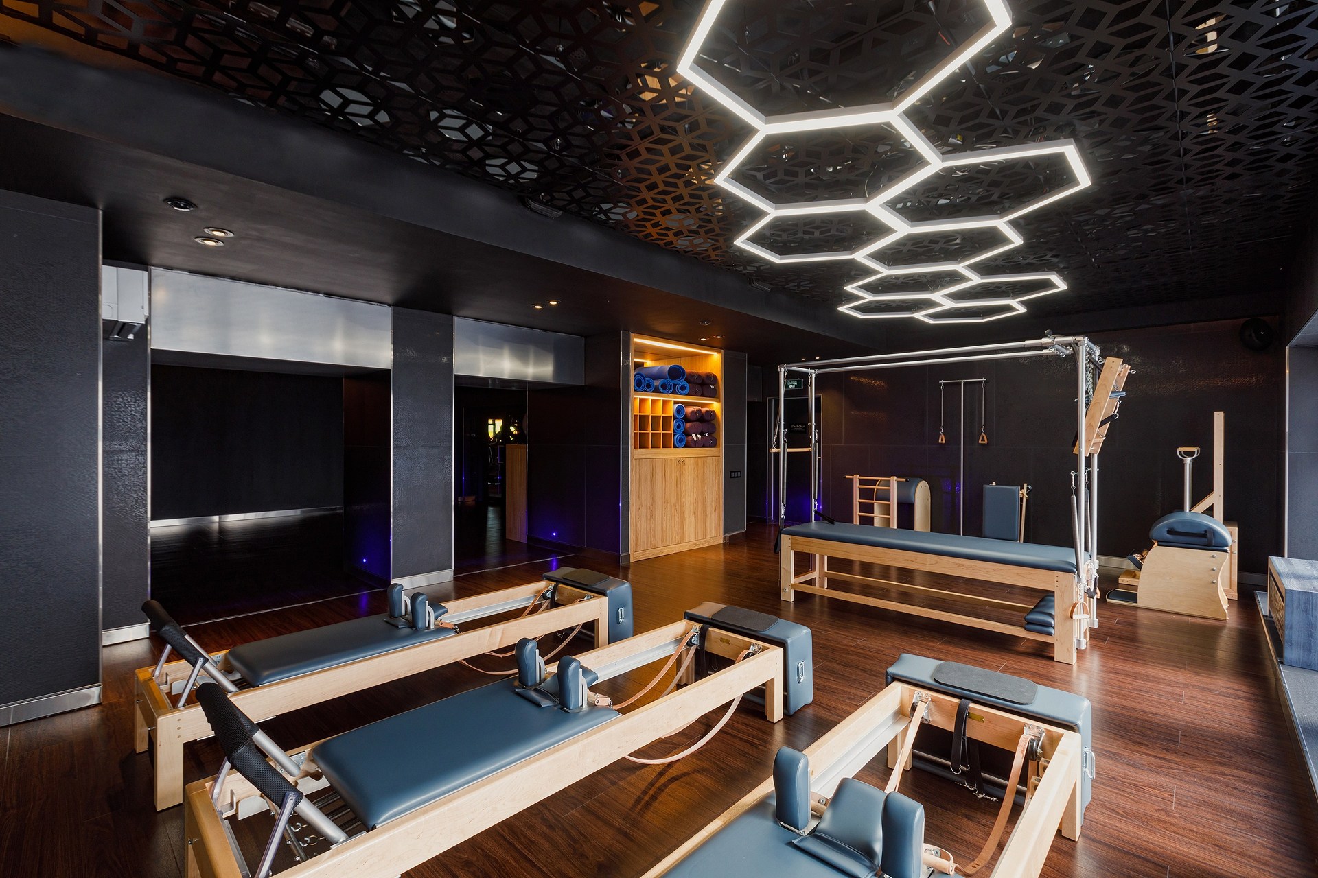 Эйдж премиум. Эйдж премиум. Фитнес клуб edge новосибирск. Спортклуб edge новосибирск. Спортклуб edge новосибирск.