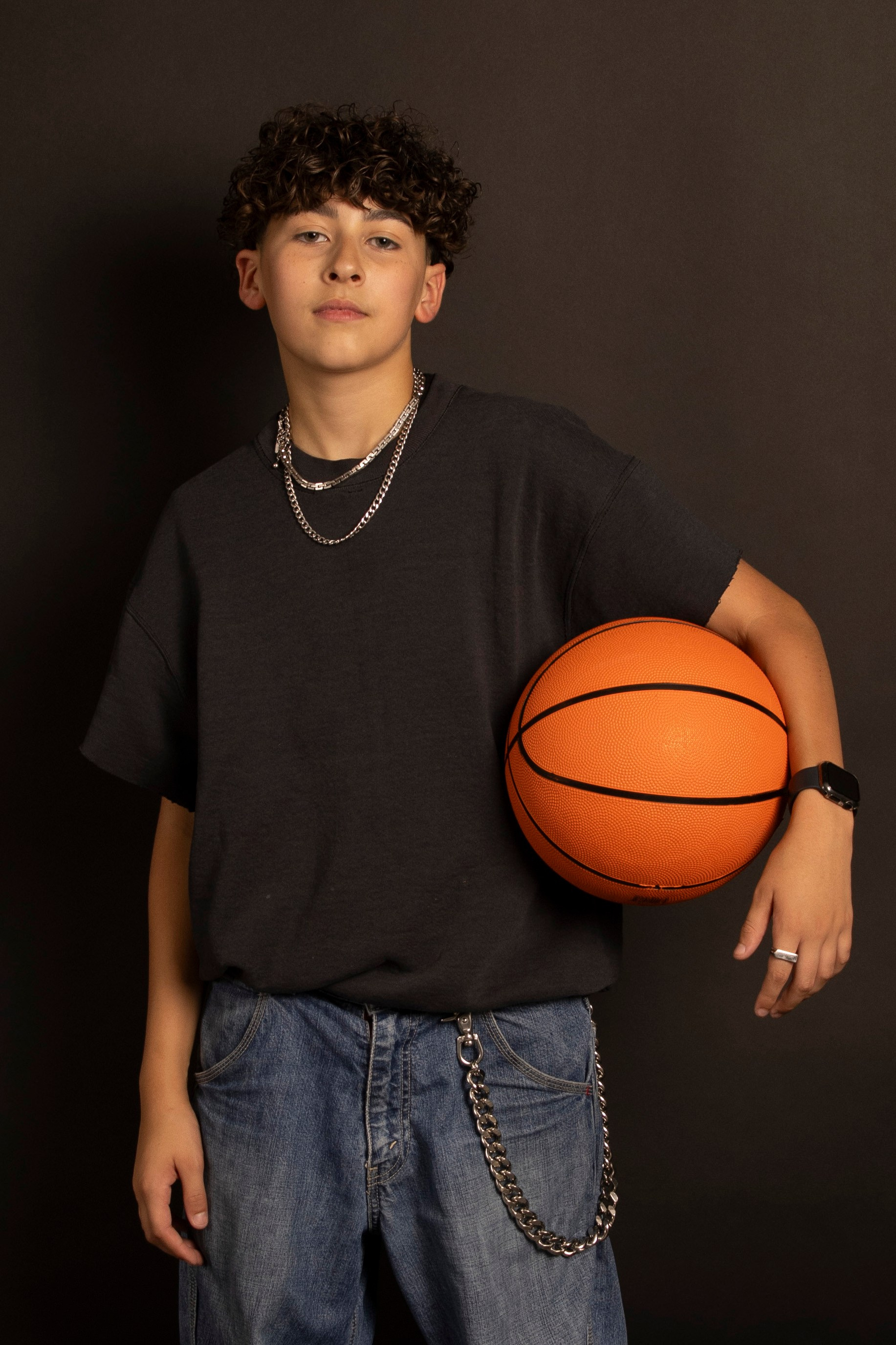 Черный фон. SHOOT IT YOURSELF — SELF PORTRAIT STUDIO IN CHICAGO