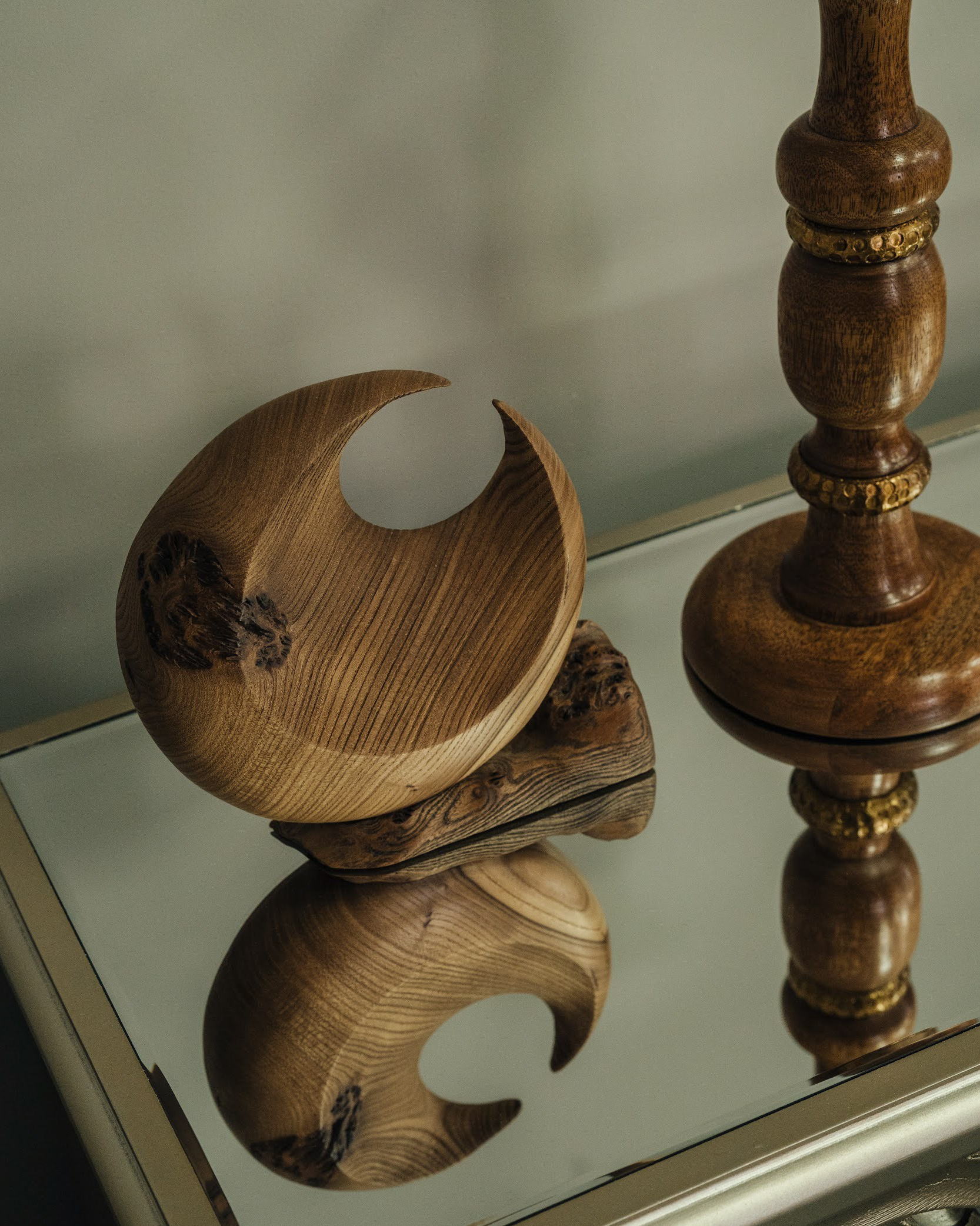 Вид снизу. Резьба по дереву. Уникальные декоративные скульптуры для интерьера