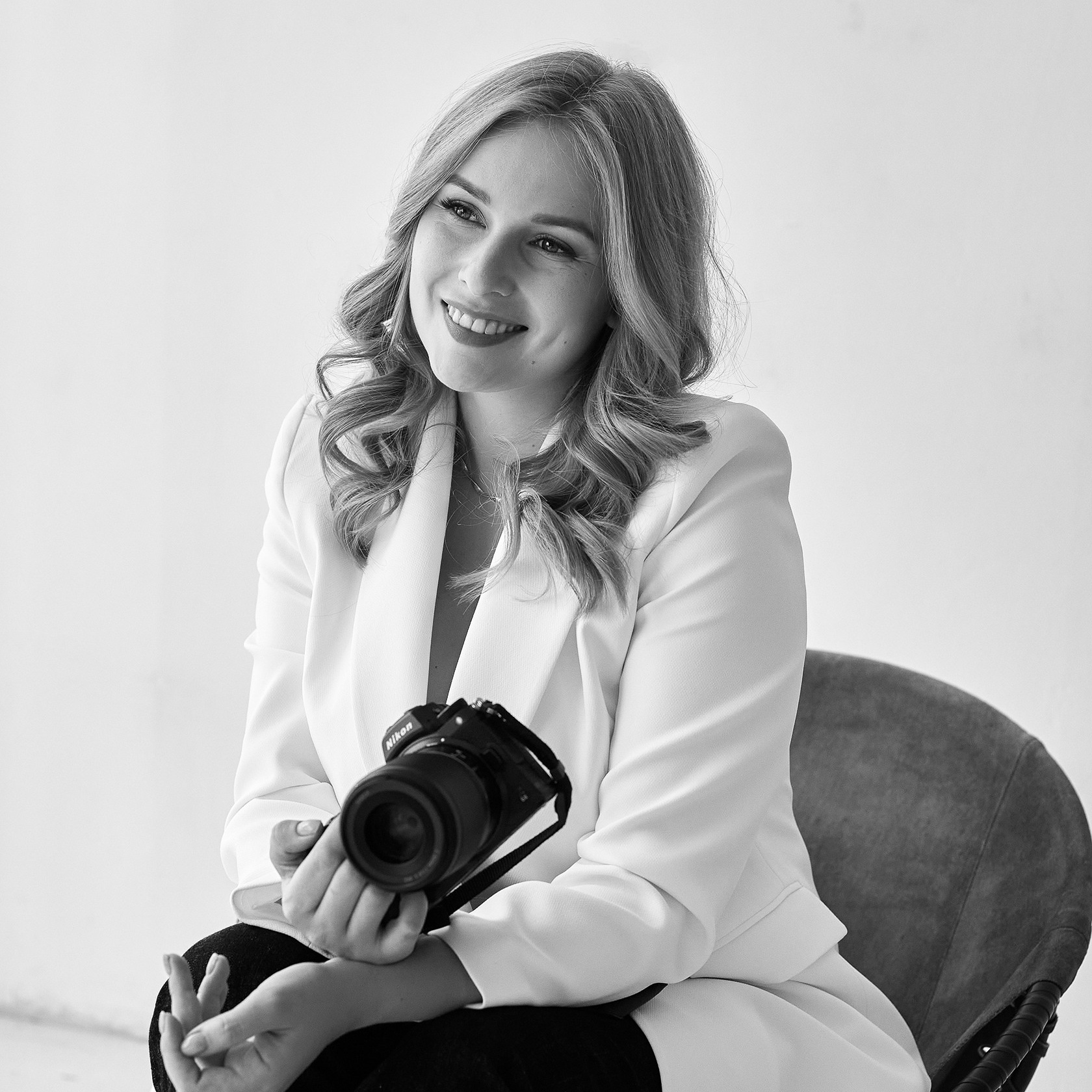 Контакты. Фотограф  Варшава