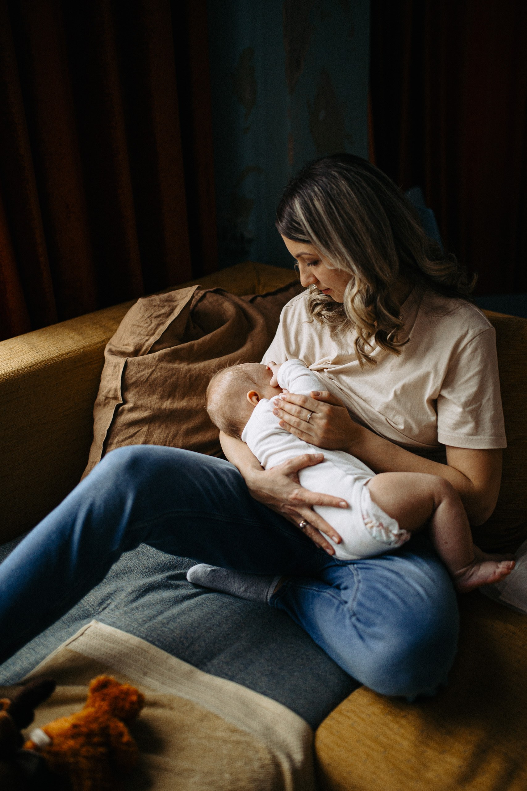 IETEIKUMI ĢIMENES FOTOSESIJAI MĀJĀS