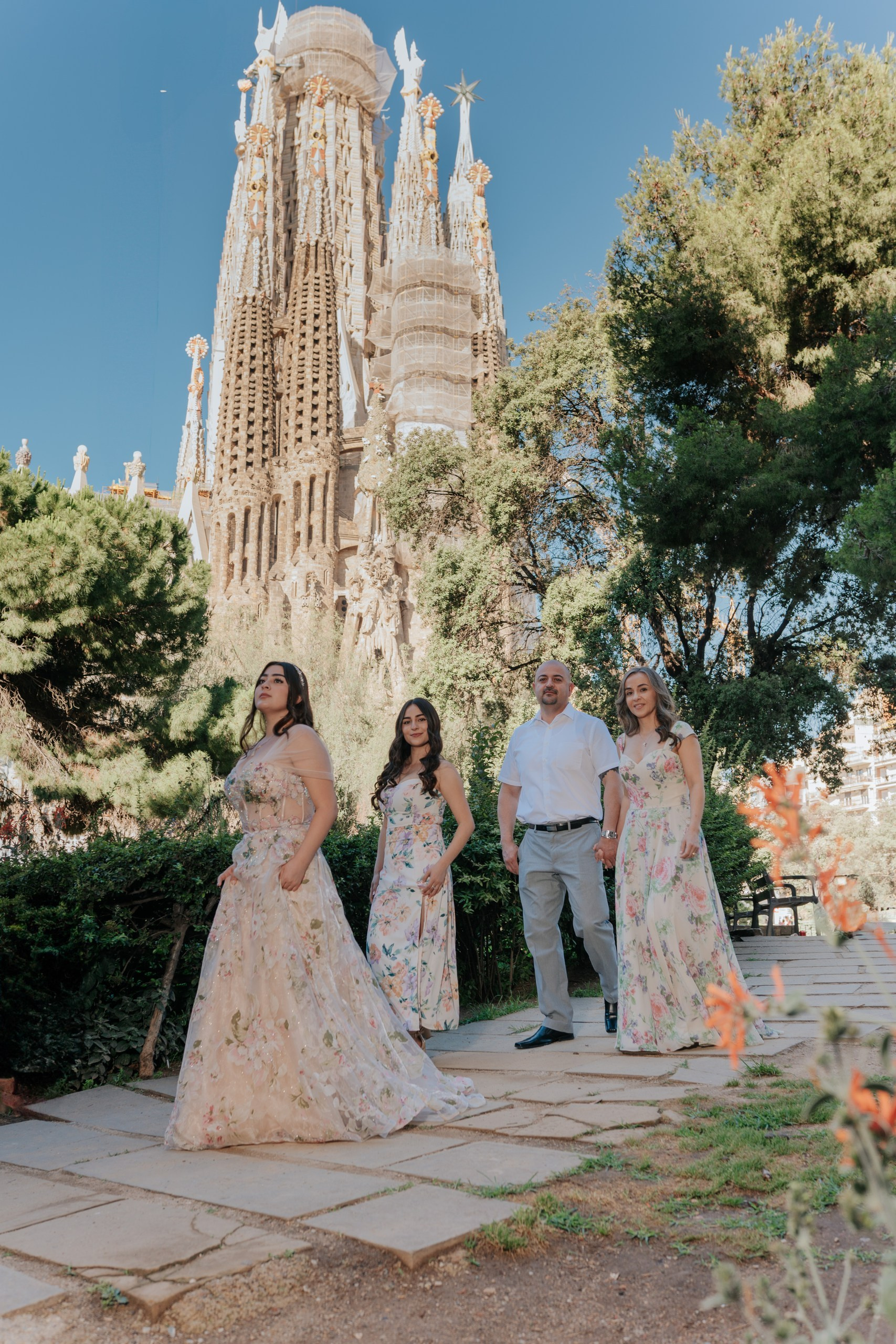 Sagrada Familia. DiaFoto — Wow Photographer in Barcelona | Premium Barcelona Photoshoot Experience