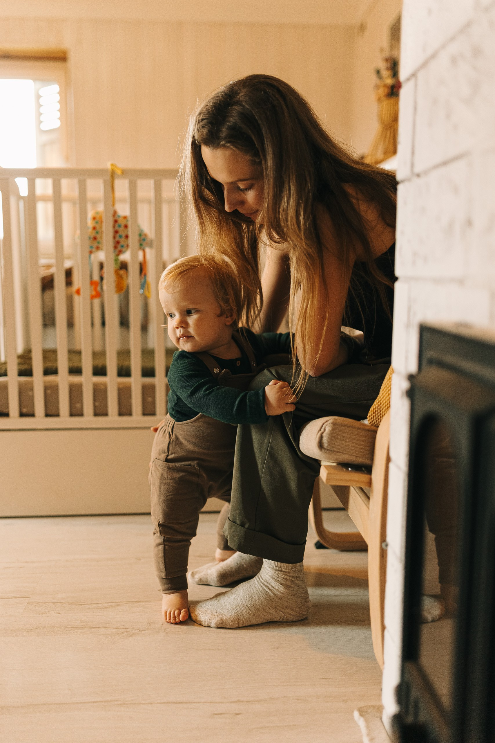 IETEIKUMI ĢIMENES FOTOSESIJAI MĀJĀS (skraidošie bērni)
