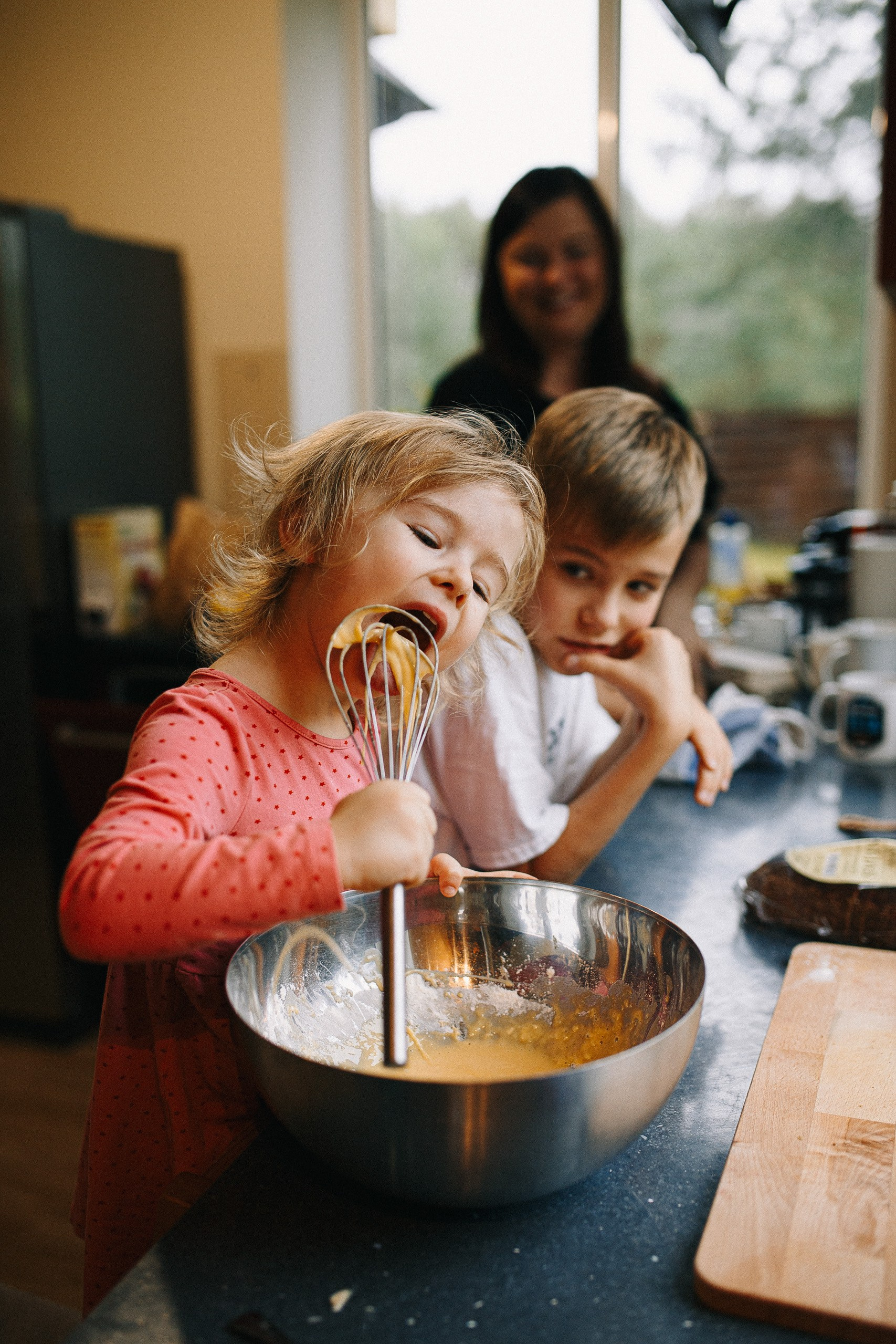 IETEIKUMI ĢIMENES FOTOSESIJAI MĀJĀS (skraidošie bērni)