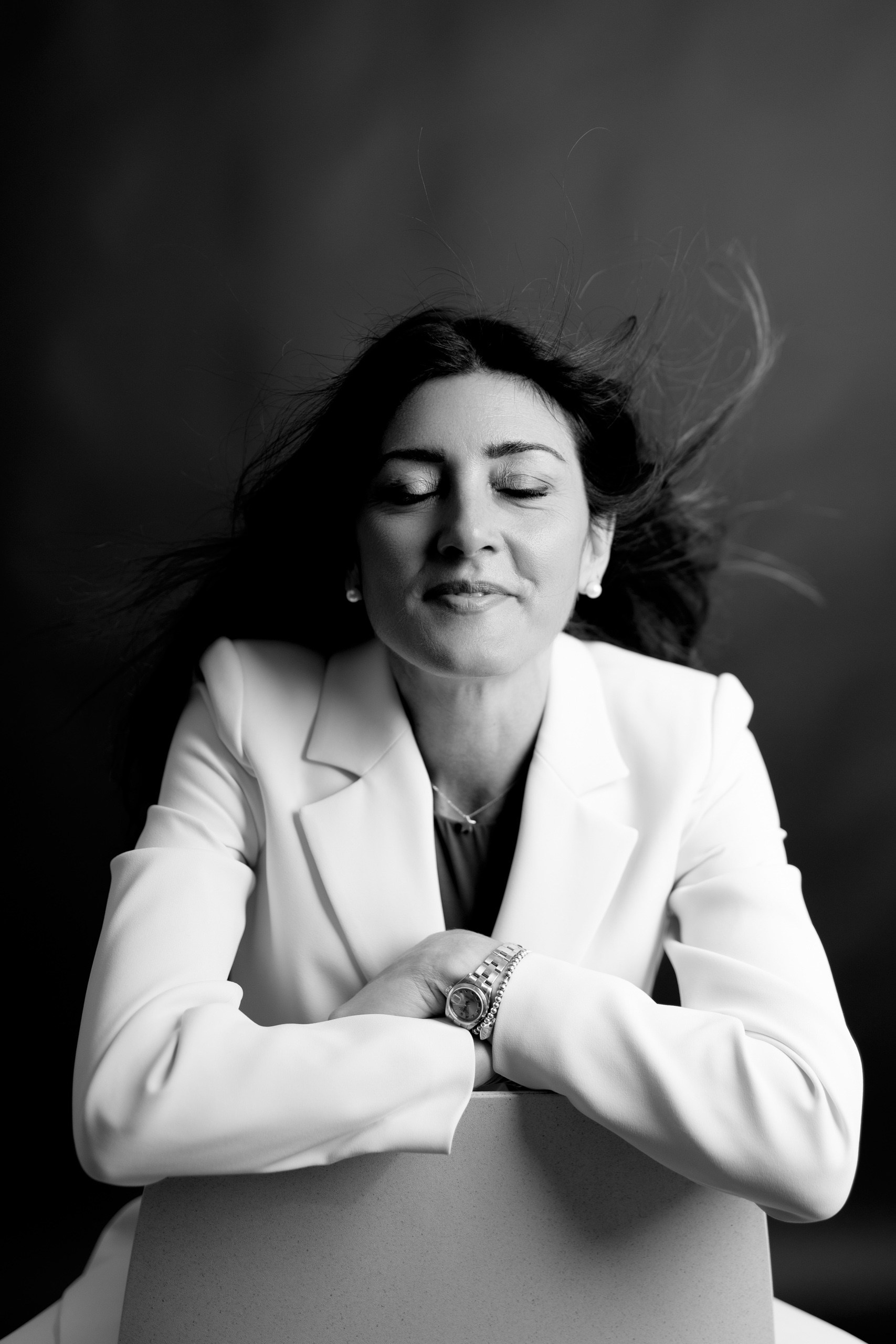 Sessione Fotografica di Ritratto in Studio Milano. Fotografa di matrimonio a Milano e in Lombardia. Racconto matrimoni con uno stile naturale, elegante e senza pose forzate