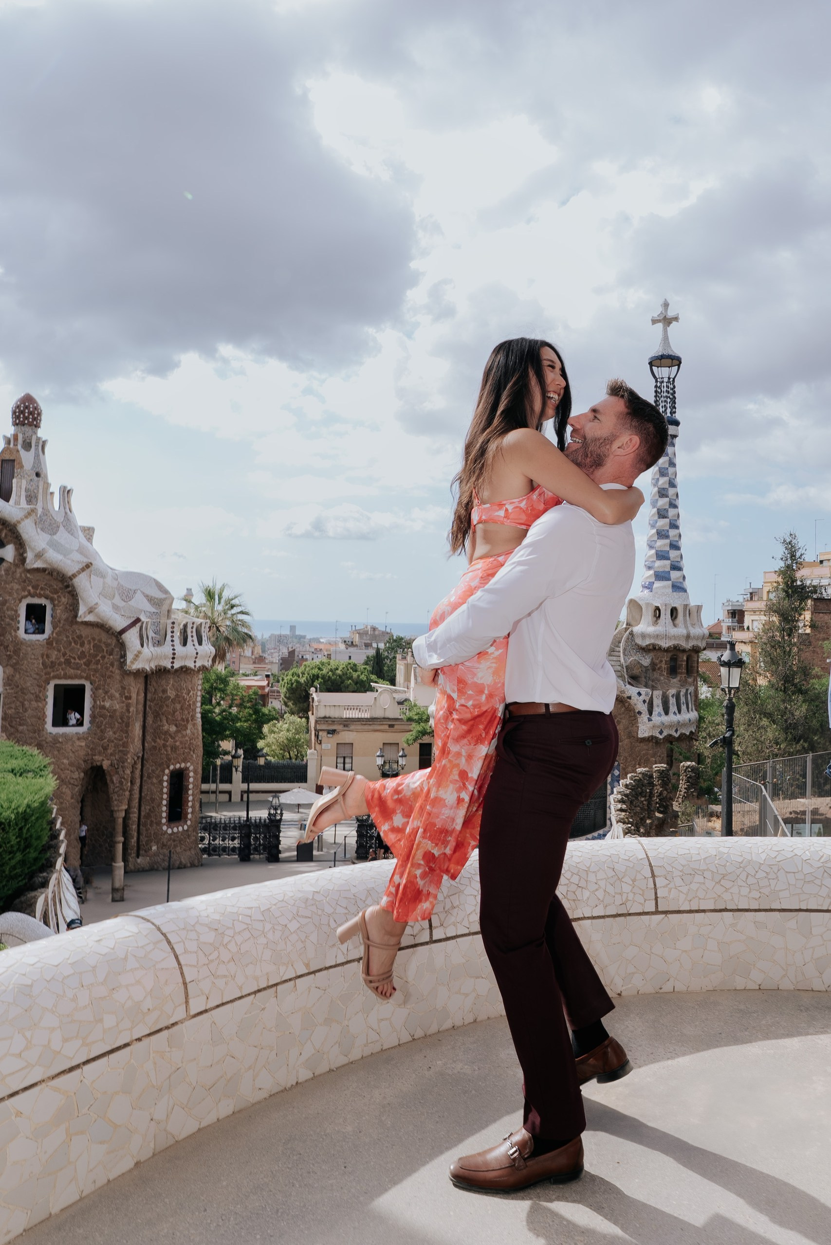 Proposal park Guell. DiaFoto — Wow Photographer in Barcelona | Premium Barcelona Photoshoot Experience