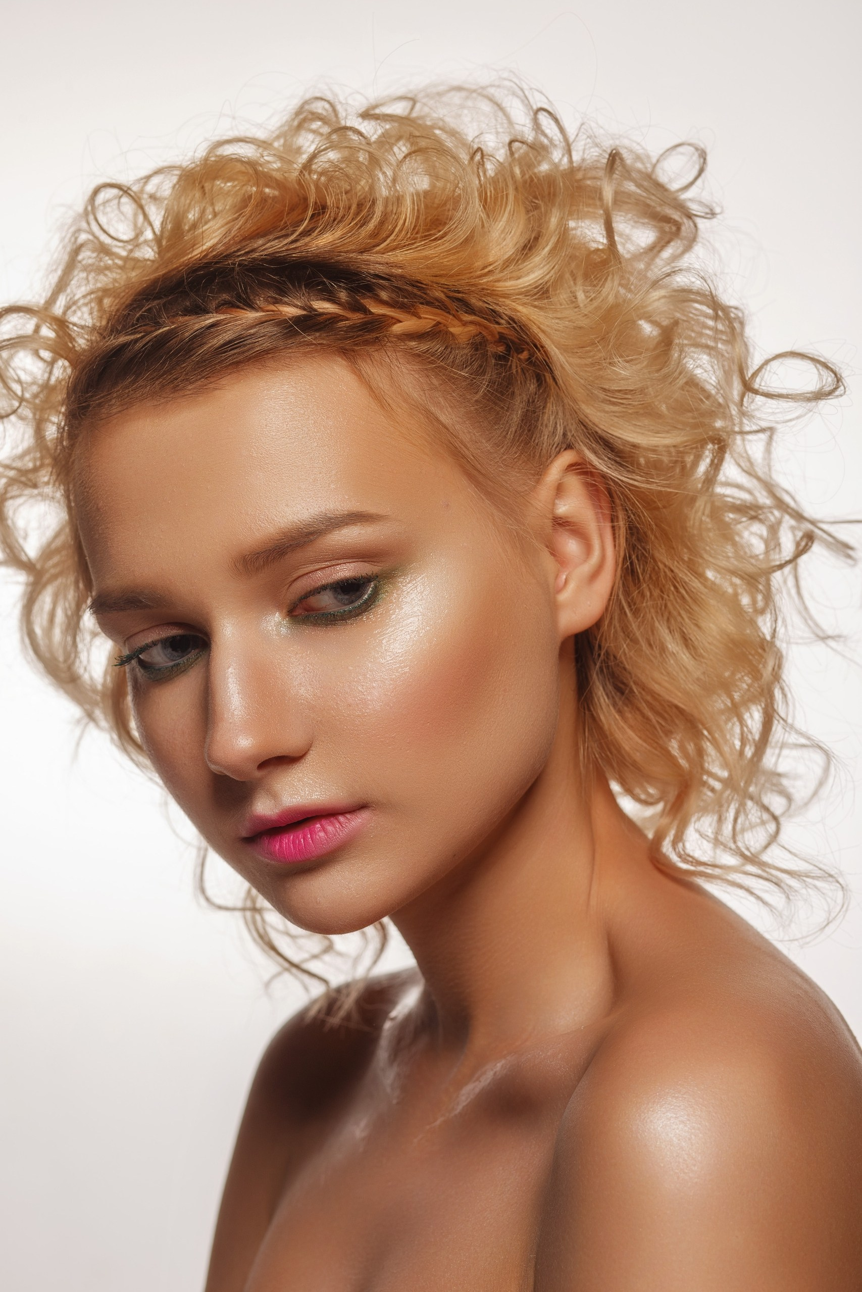 RAW files for retouching practice. Retoucheuse de photos IA et restauratrice d’images Zhanna Ognivo
