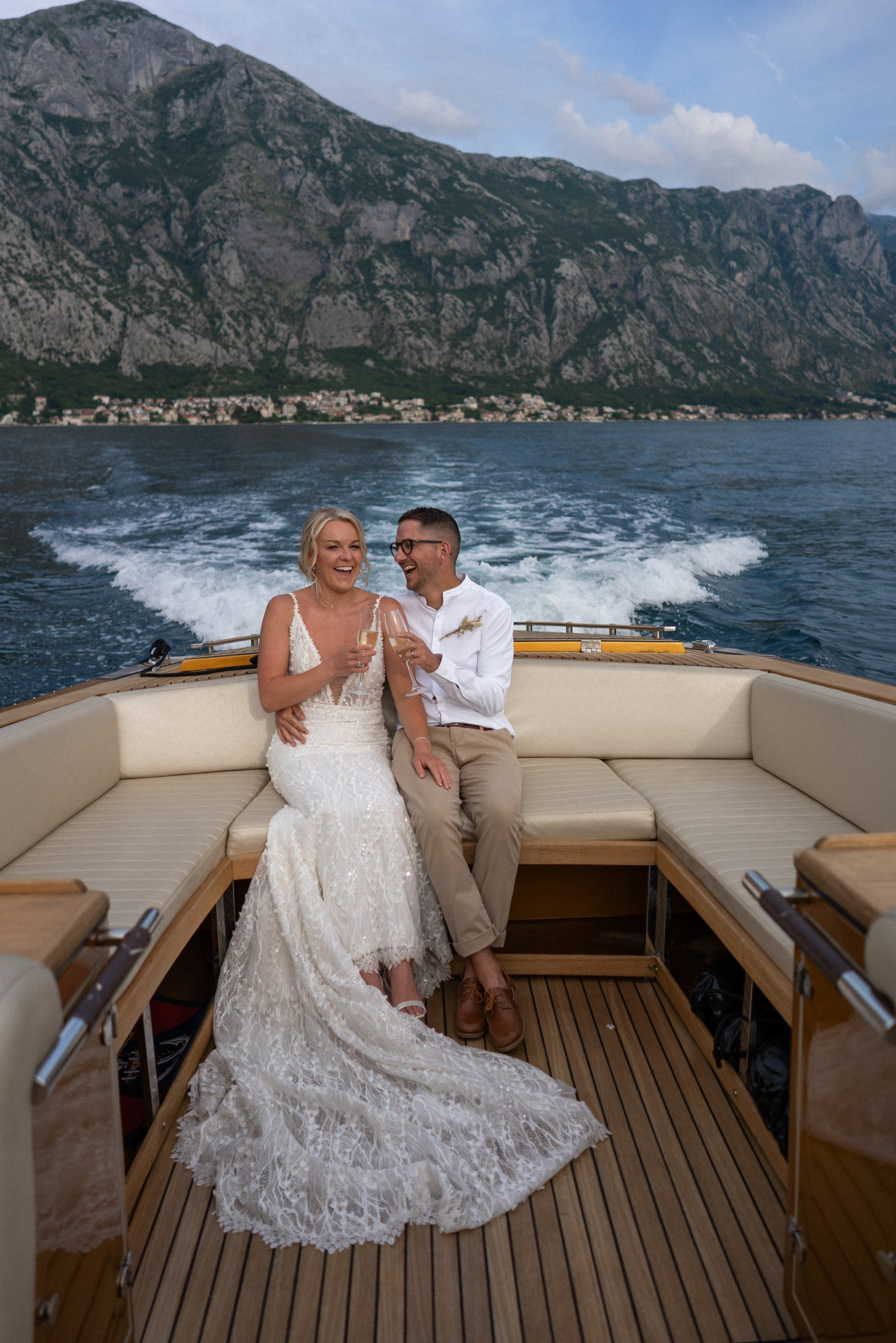 Elopement u Crnoj Gori: intimno vjenčanje udvoje. Fotograf i snimatelj u Crnoj Gori
