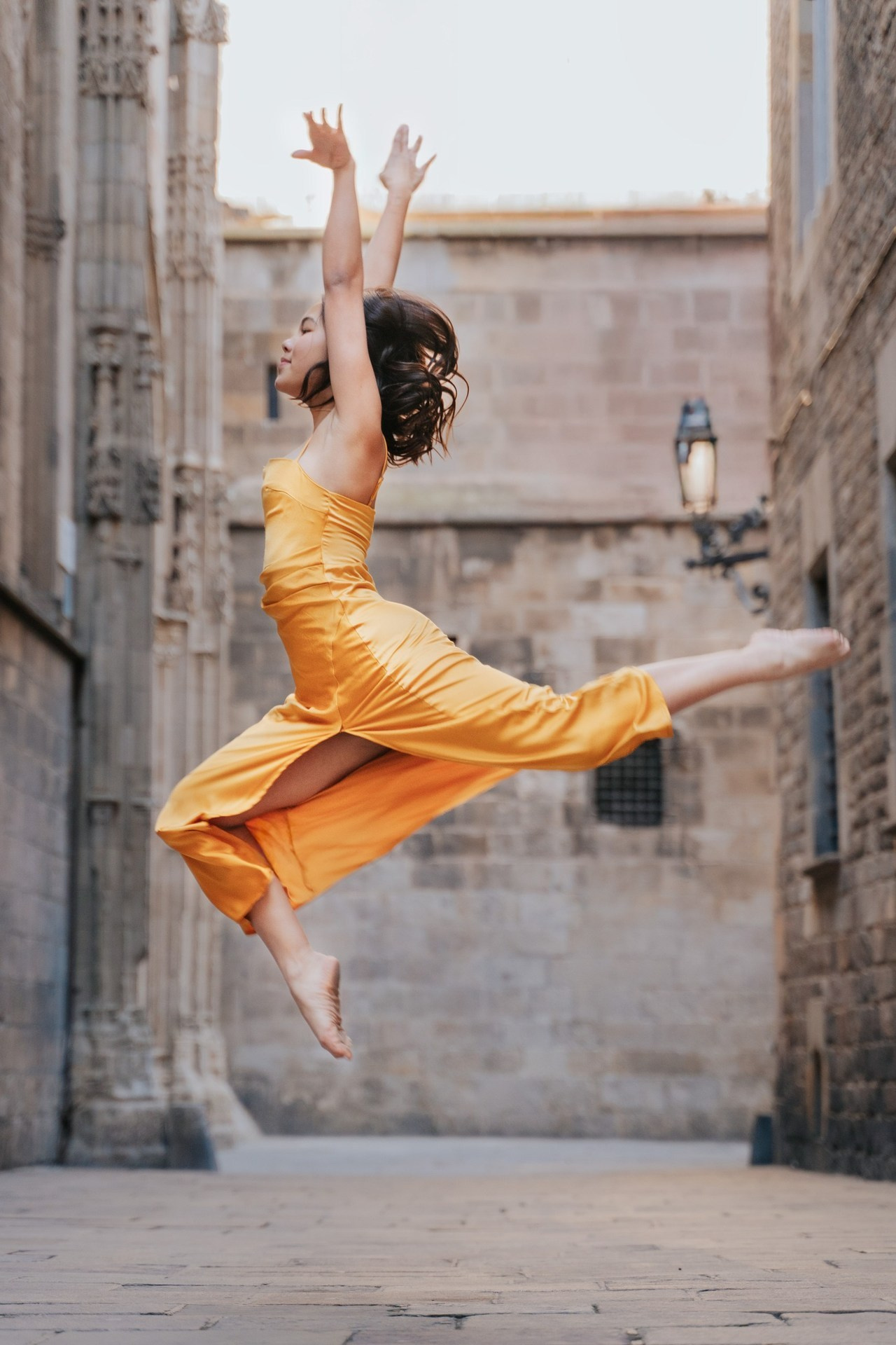 The Gothic Quarter: Local Photographer’s take on Barcelona Old Town. DiaFoto — Wow Photographer in Barcelona | Premium Barcelona Photoshoot Experience