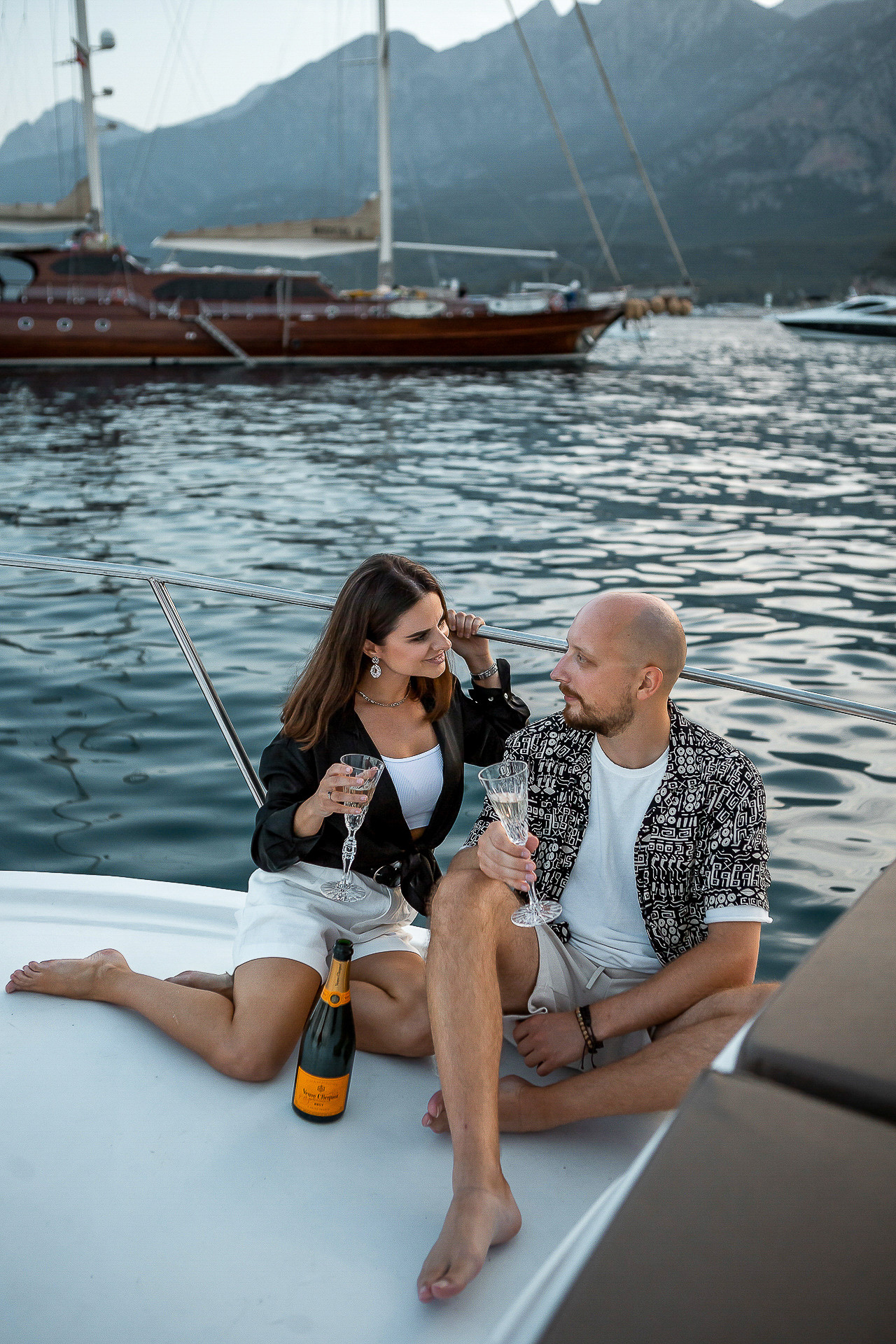 фотосессия на белоснежной яхте