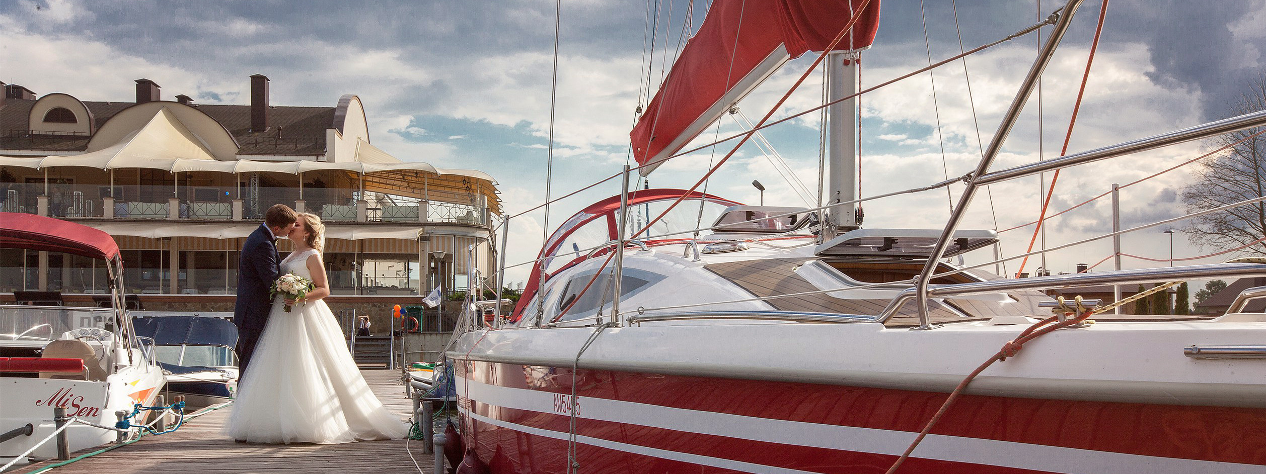 Book a photoshoot in Rochester Hills. Anastasia Post: Wedding and Editorial Photography