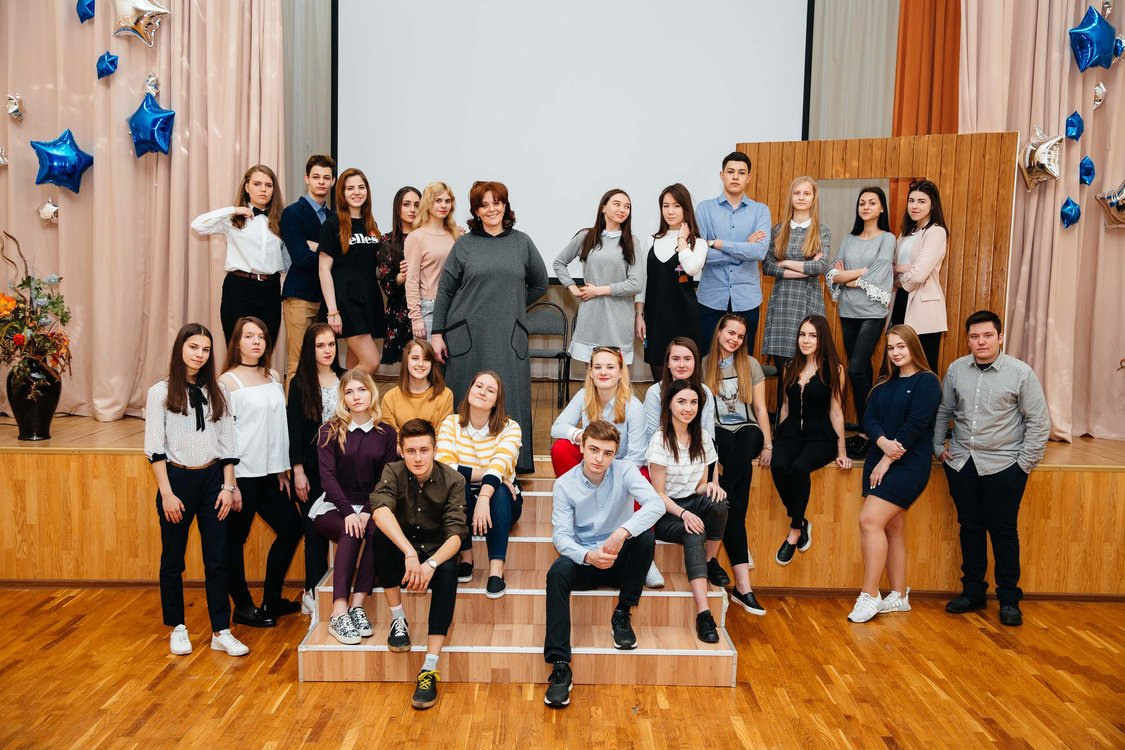 ВИПУСКНІ АЛЬБОМИ. Фотозйомка випускного. Олексій Ревуцький - весільний та сімейний фотограф